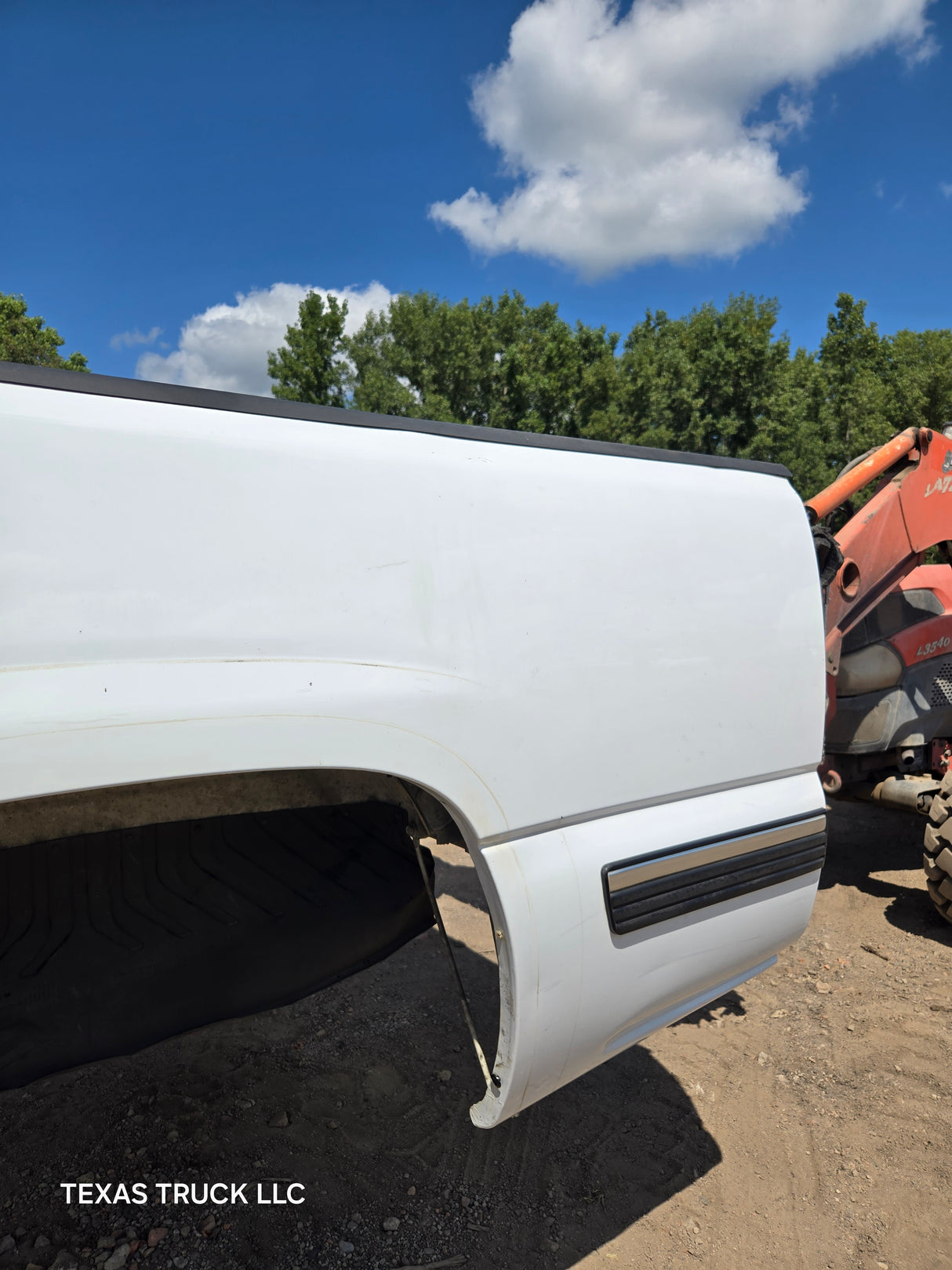 1999-2007 Chevrolet Silverado / GMC Sierra 6' 6" Short Truck Bed - Summit White