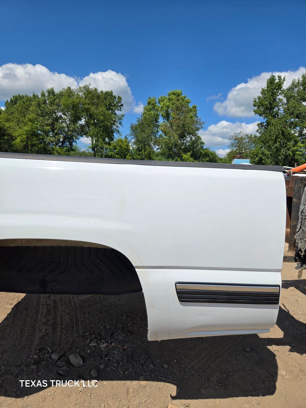 1999-2007 Chevrolet Silverado / GMC Sierra 6' 6" Short Truck Bed - Summit White