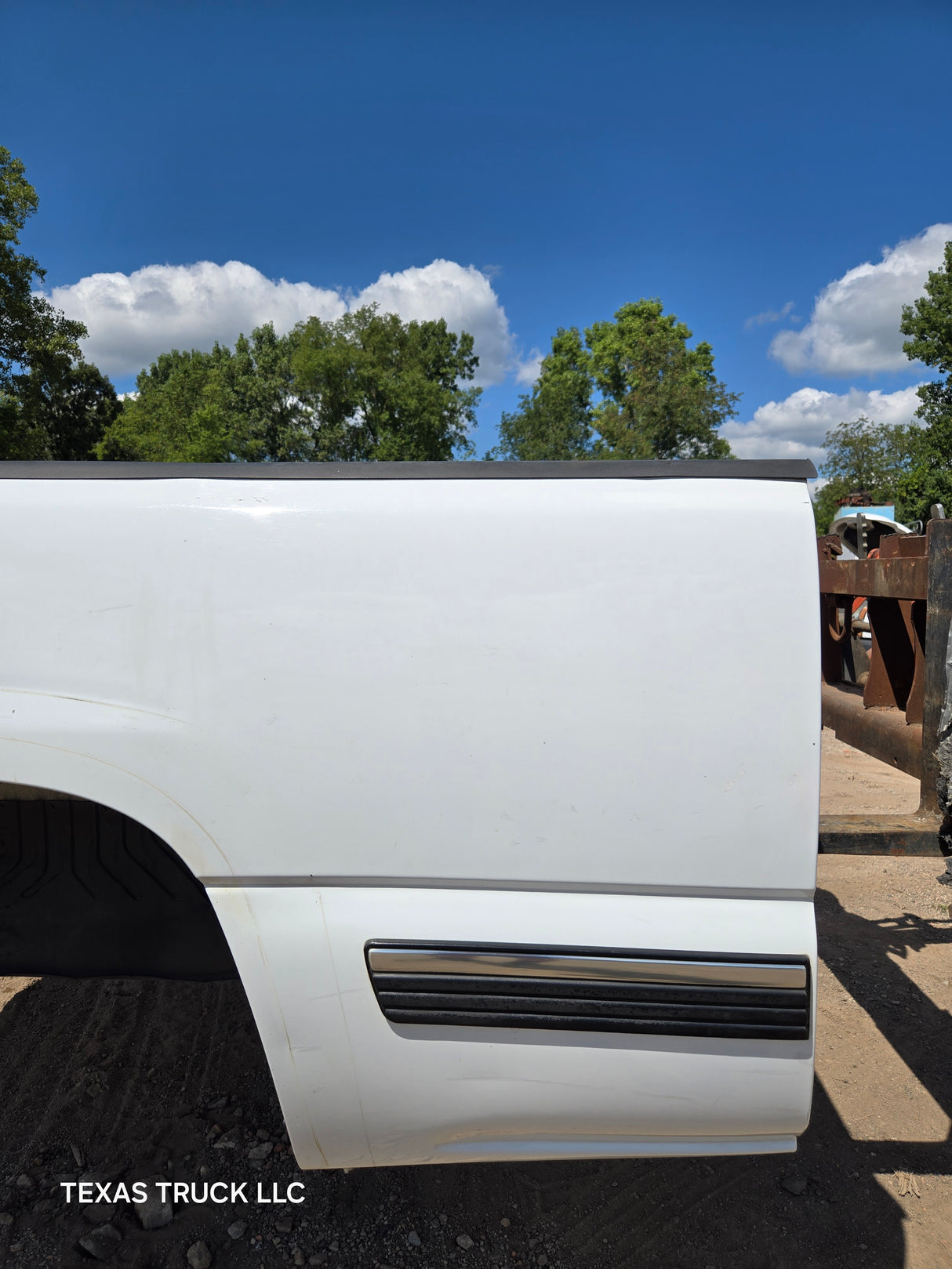 1999-2007 Chevrolet Silverado / GMC Sierra 6' 6" Short Truck Bed - Summit White