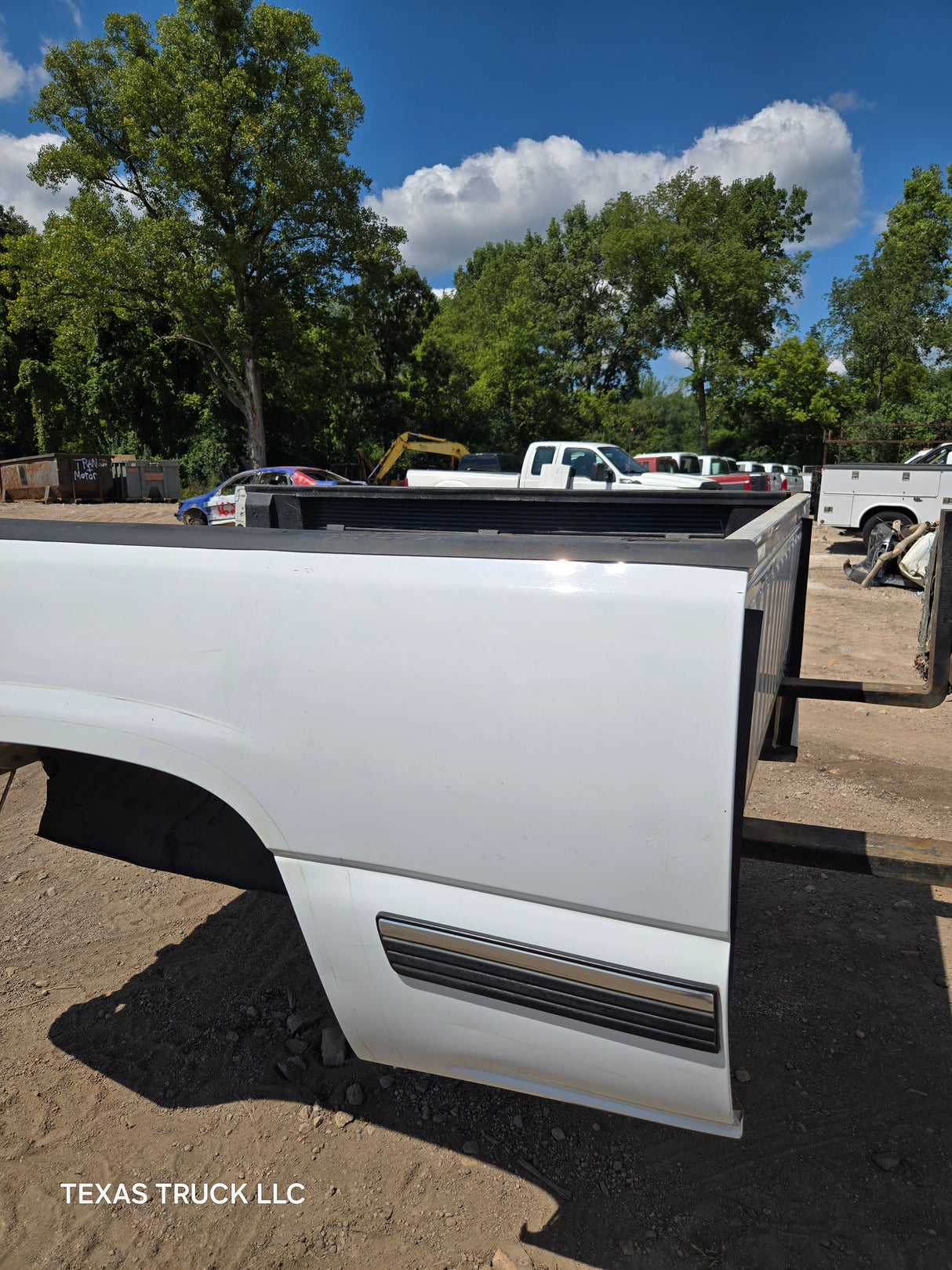 1999-2007 Chevrolet Silverado / GMC Sierra 6' 6" Short Truck Bed - Summit White