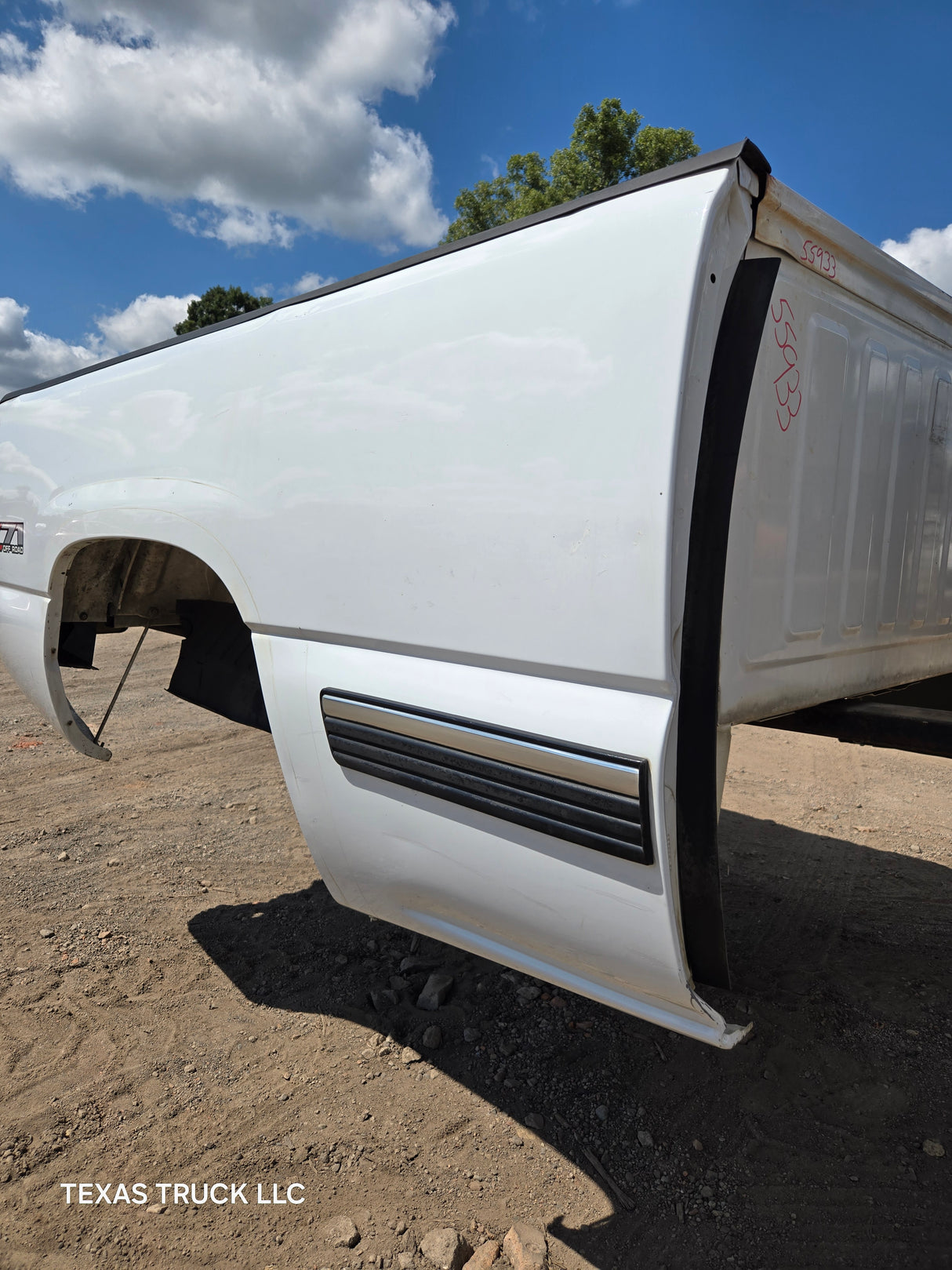 1999-2007 Chevrolet Silverado / GMC Sierra 6' 6" Short Truck Bed - Summit White