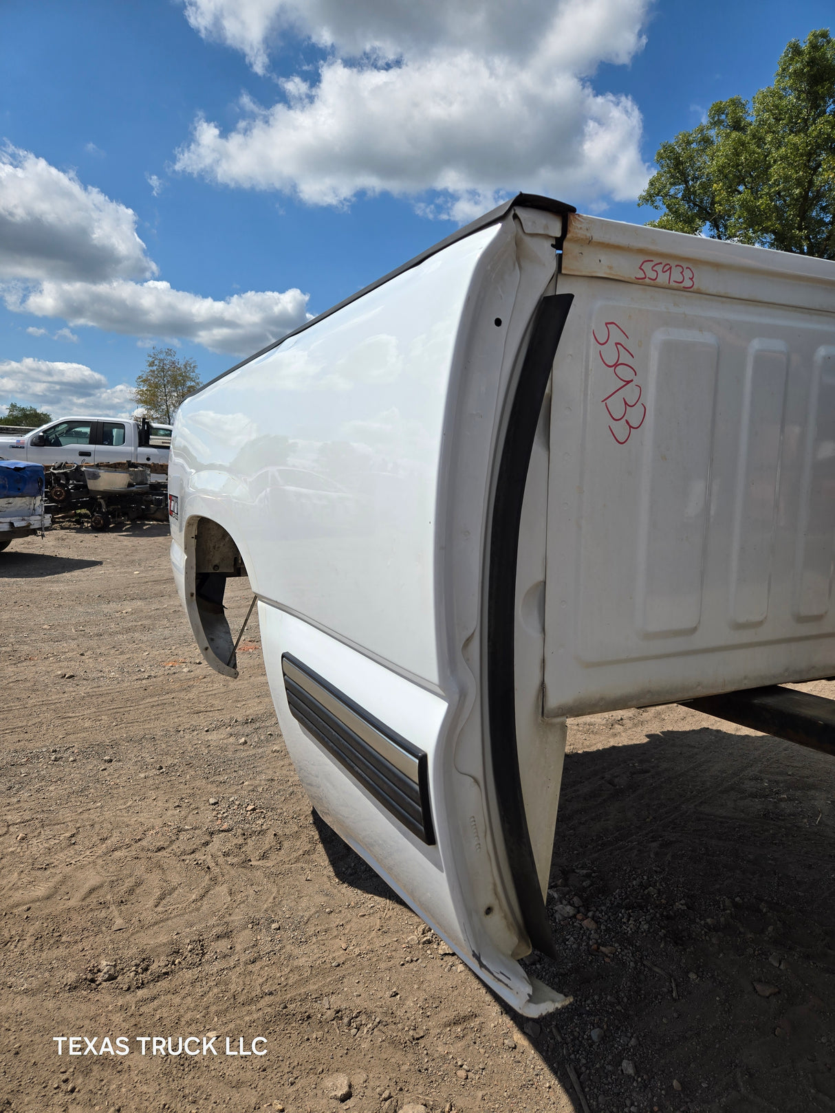 1999-2007 Chevrolet Silverado / GMC Sierra 6' 6" Short Truck Bed - Summit White