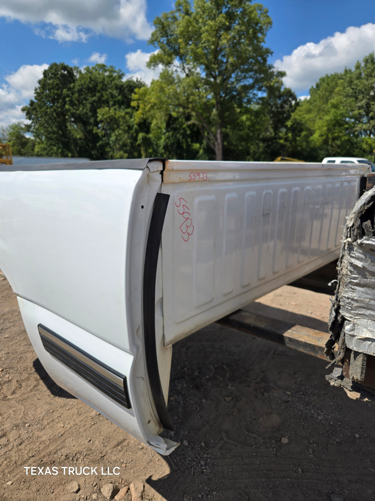1999-2007 Chevrolet Silverado / GMC Sierra 6' 6" Short Truck Bed - Summit White