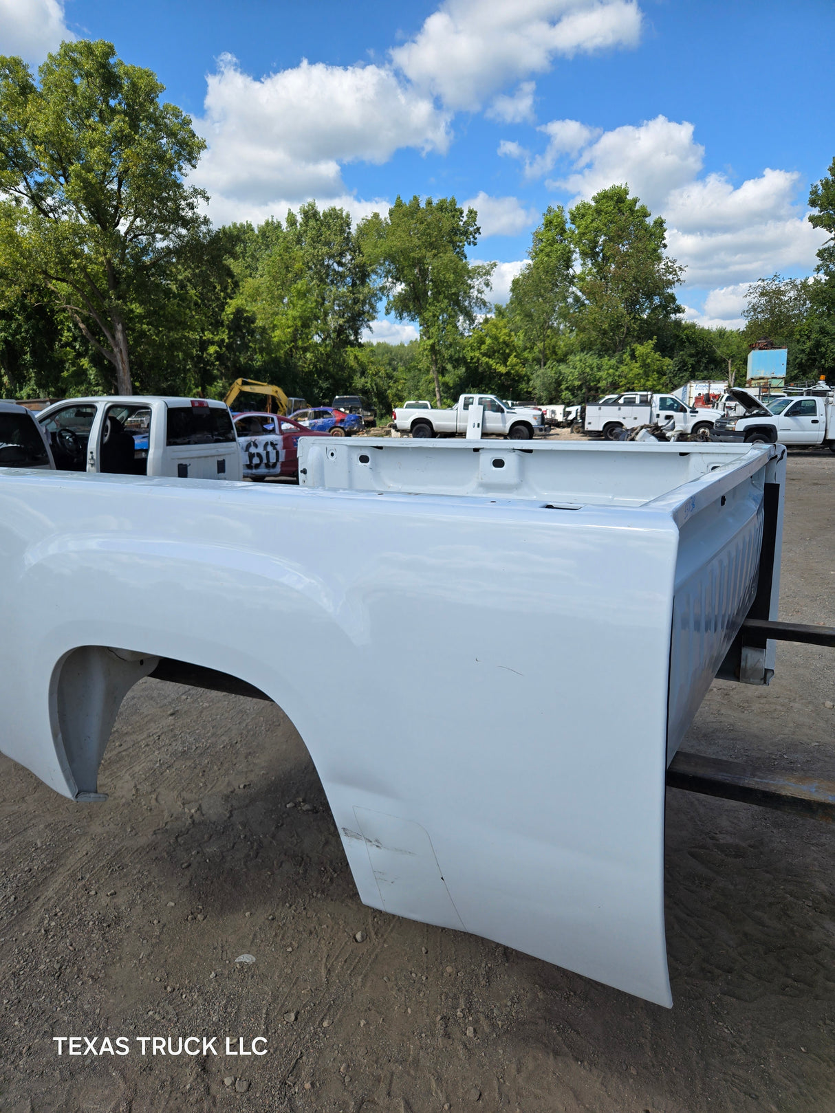 2007-2013 GMC Sierra 1500 2500 3500 HD 6' 6" Short Truck Bed - Summit white