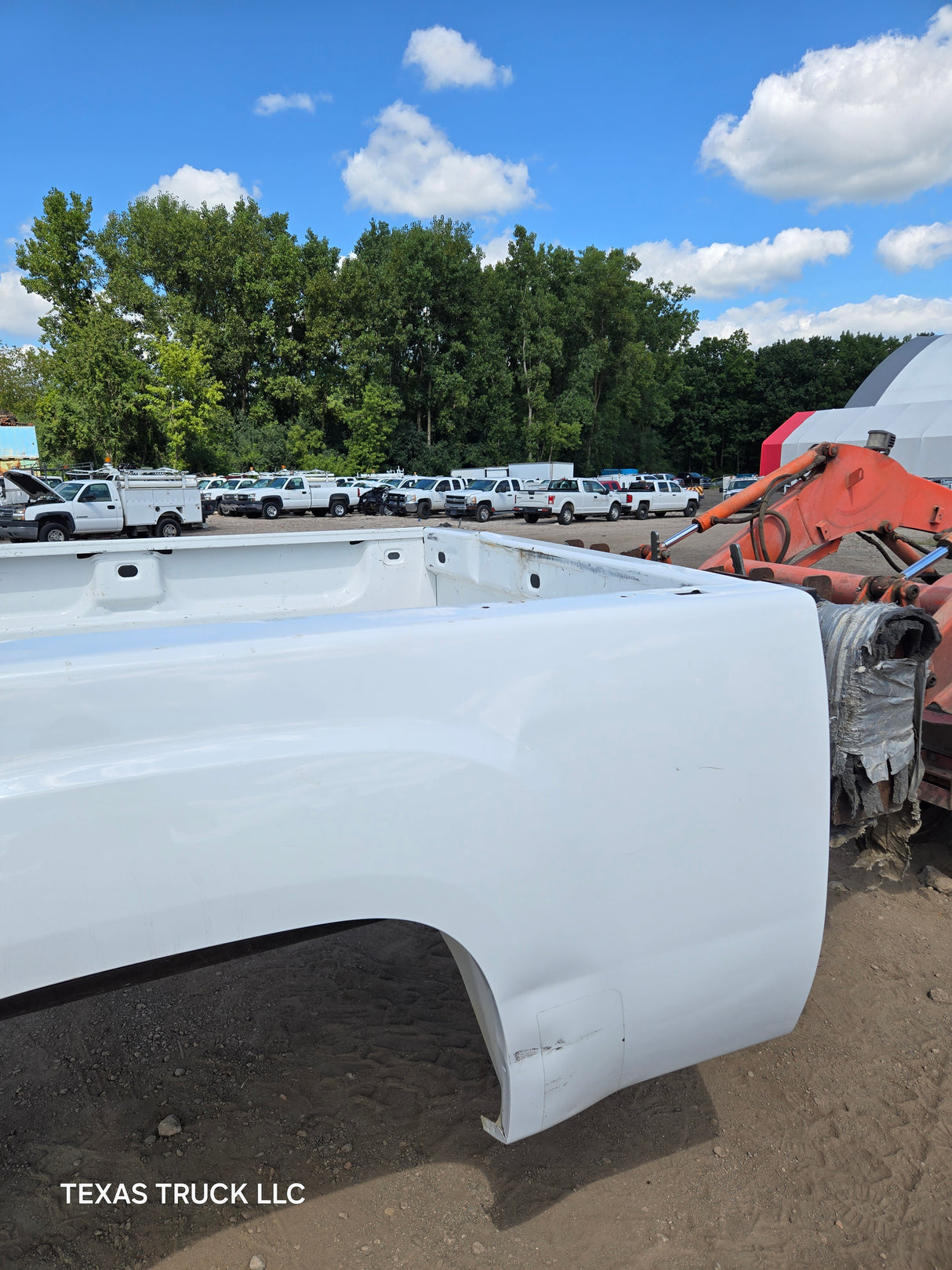 2007-2013 GMC Sierra 1500 2500 3500 HD 6' 6" Short Truck Bed - Summit white