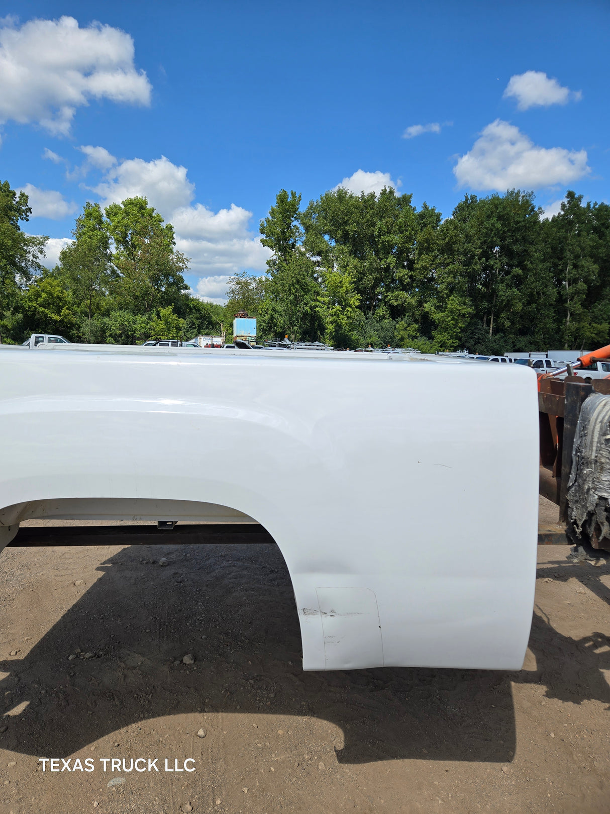 2007-2013 GMC Sierra 1500 2500 3500 HD 6' 6" Short Truck Bed - Summit white