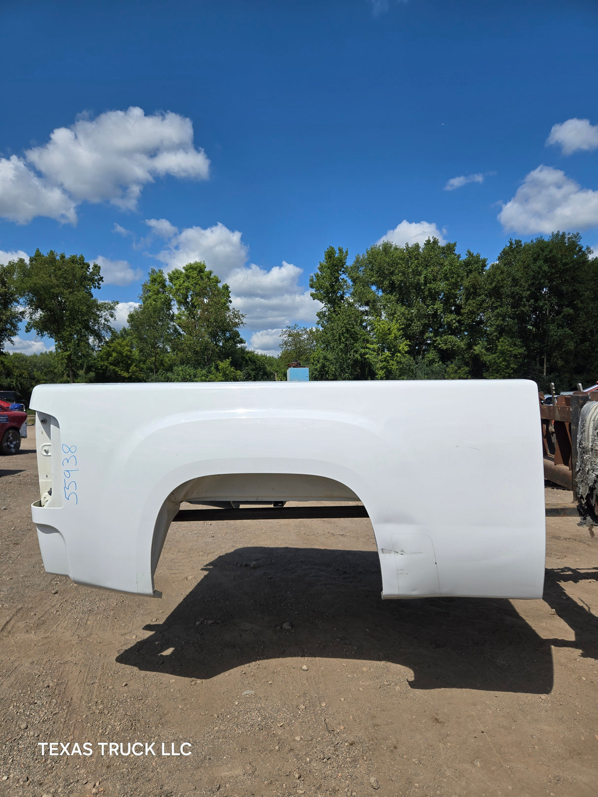 2007-2013 GMC Sierra 1500 2500 3500 HD 6' 6" Short Truck Bed - Summit white