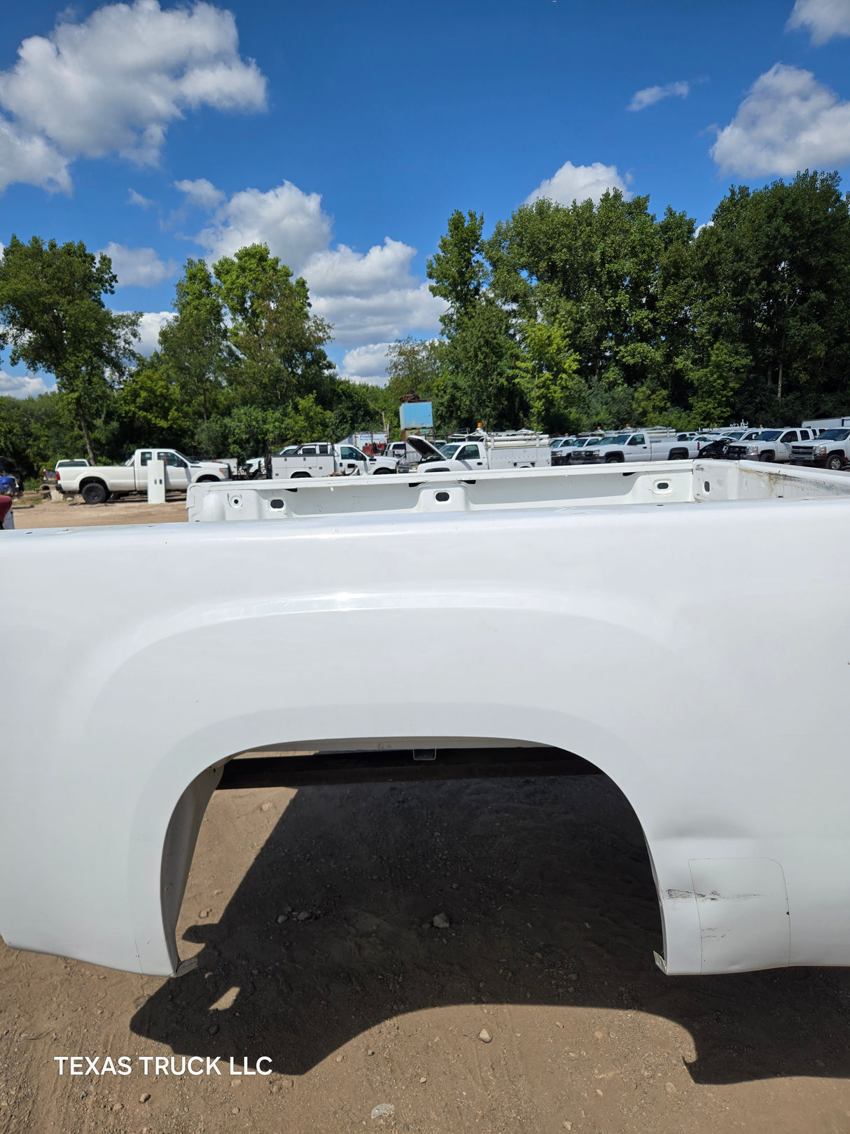 2007-2013 GMC Sierra 1500 2500 3500 HD 6' 6" Short Truck Bed - Summit white
