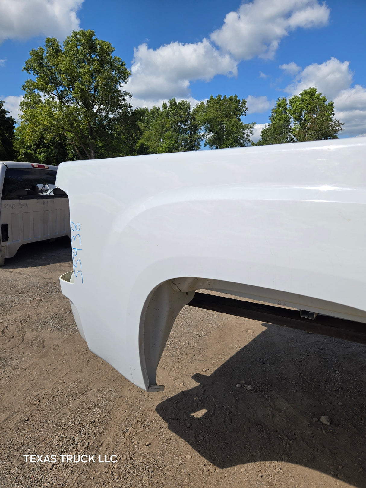 2007-2013 GMC Sierra 1500 2500 3500 HD 6' 6" Short Truck Bed - Summit white
