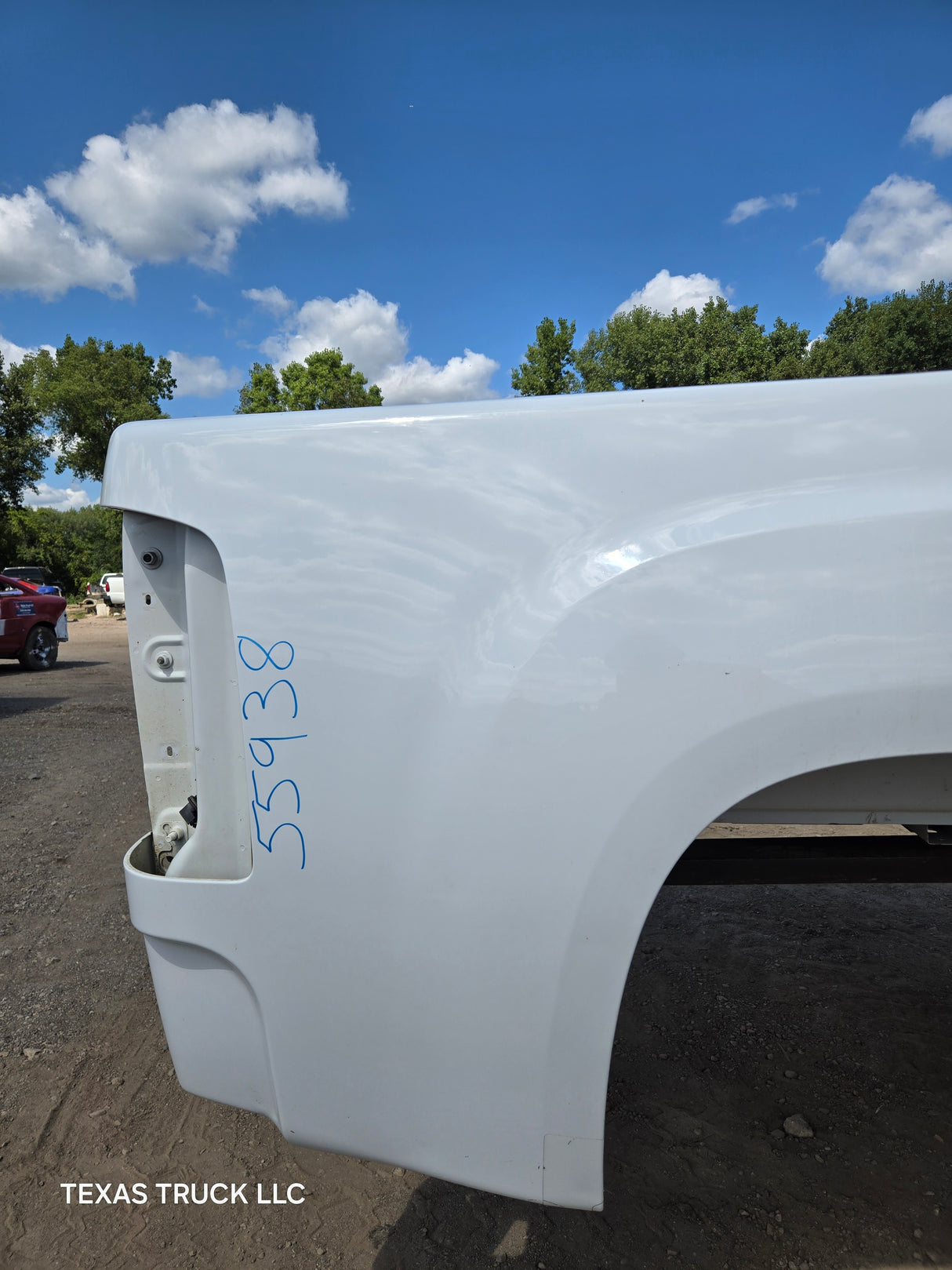 2007-2013 GMC Sierra 1500 2500 3500 HD 6' 6" Short Truck Bed - Summit white