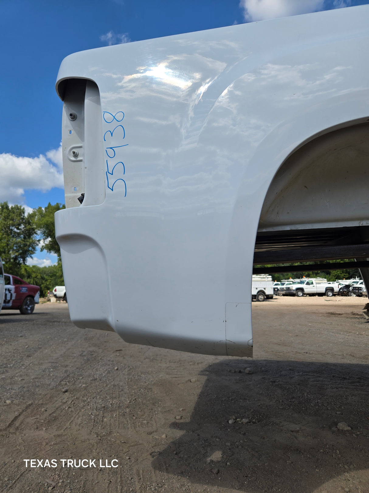 2007-2013 GMC Sierra 1500 2500 3500 HD 6' 6" Short Truck Bed - Summit white
