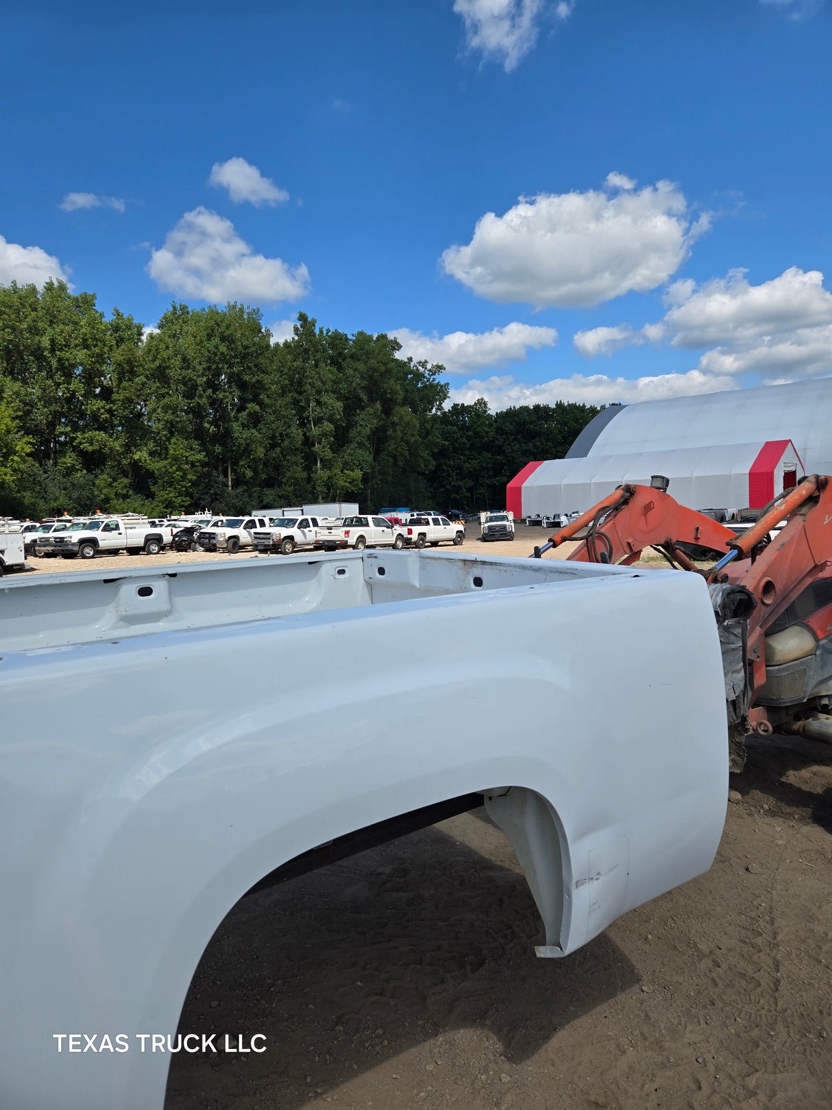 2007-2013 GMC Sierra 1500 2500 3500 HD 6' 6" Short Truck Bed - Summit white