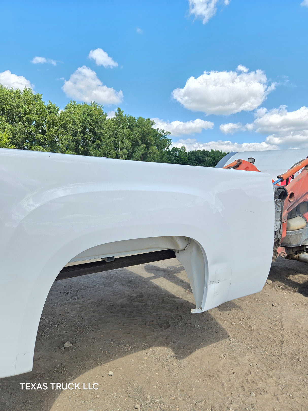 2007-2013 GMC Sierra 1500 2500 3500 HD 6' 6" Short Truck Bed - Summit white