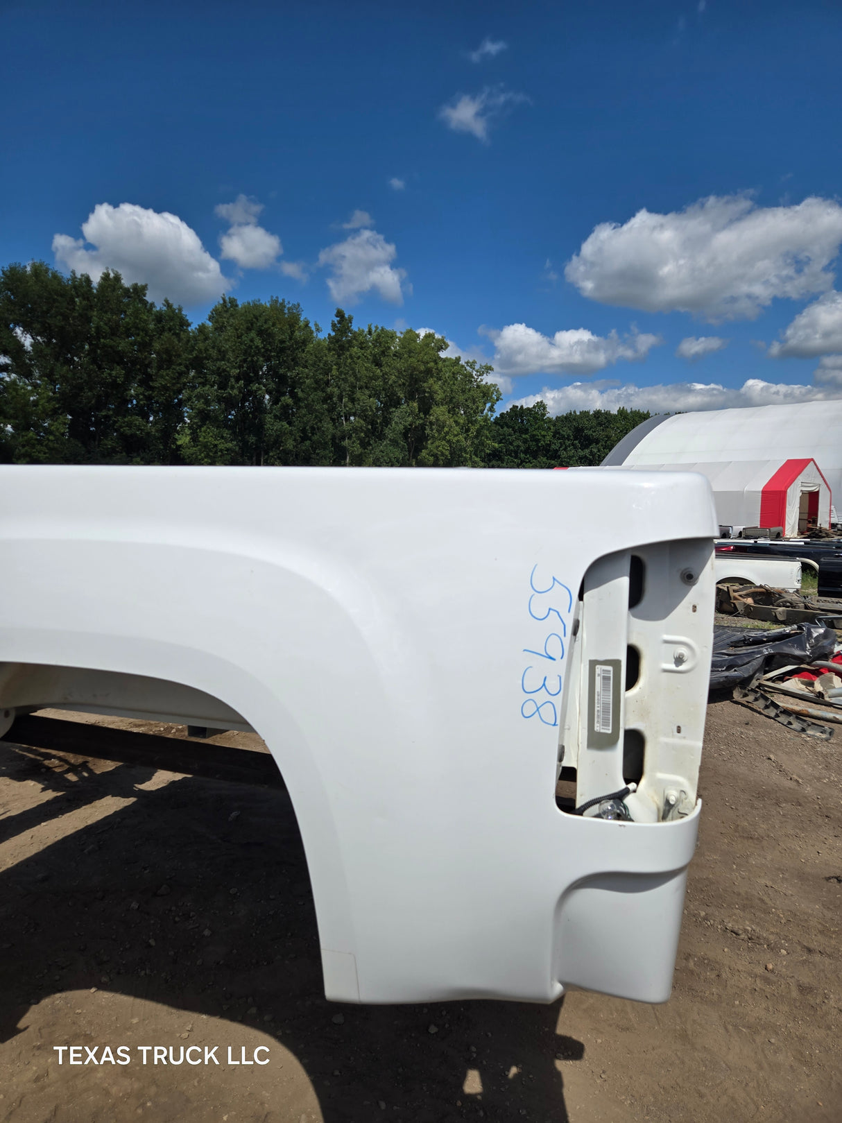 2007-2013 GMC Sierra 1500 2500 3500 HD 6' 6" Short Truck Bed - Summit white