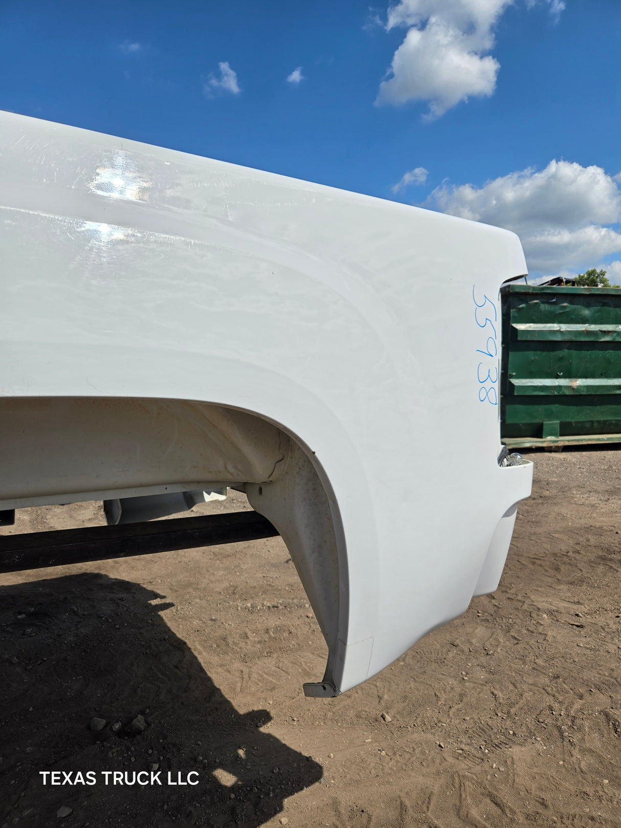 2007-2013 GMC Sierra 1500 2500 3500 HD 6' 6" Short Truck Bed - Summit white