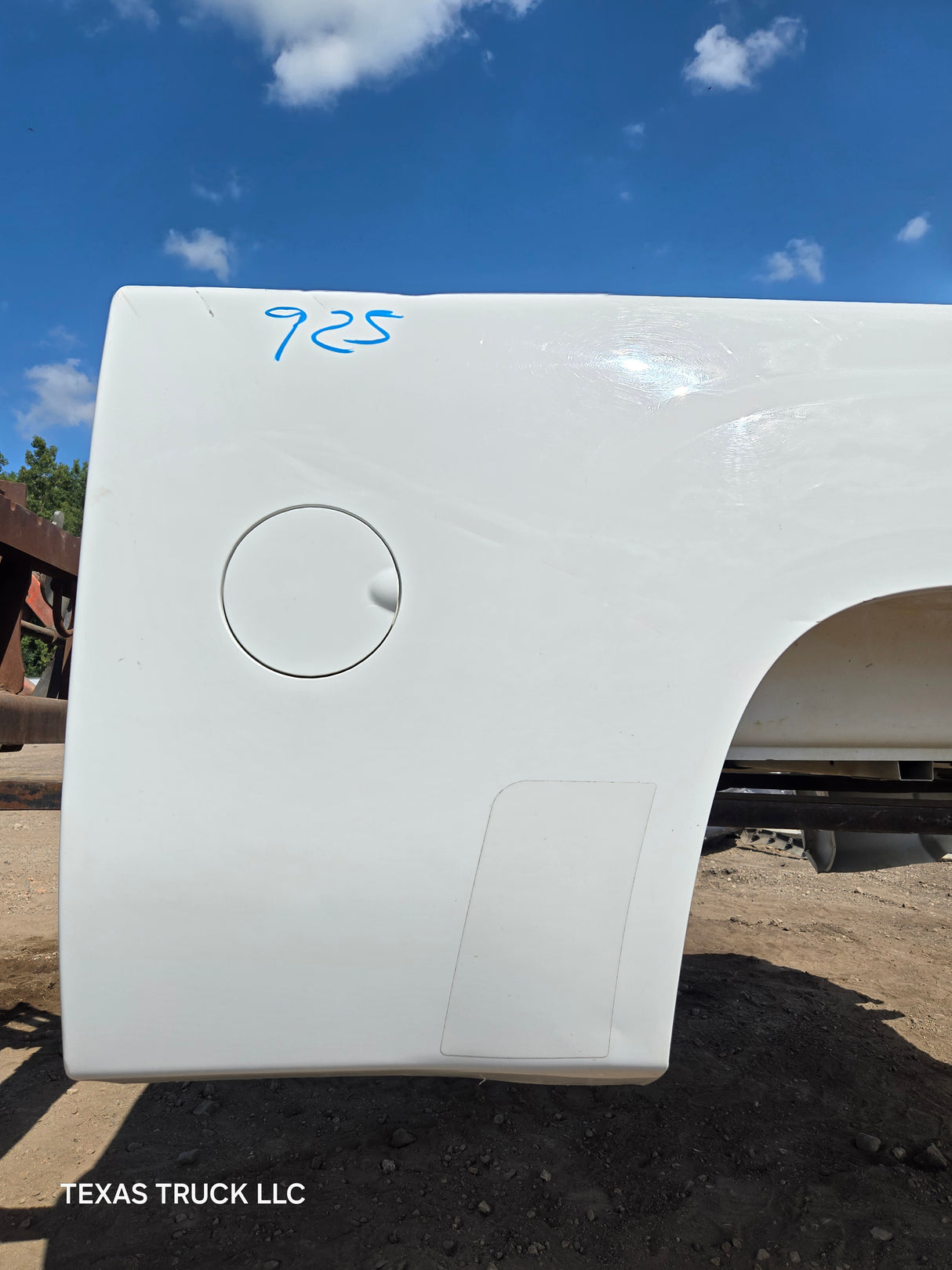 2007-2013 GMC Sierra 1500 2500 3500 HD 6' 6" Short Truck Bed - Summit white