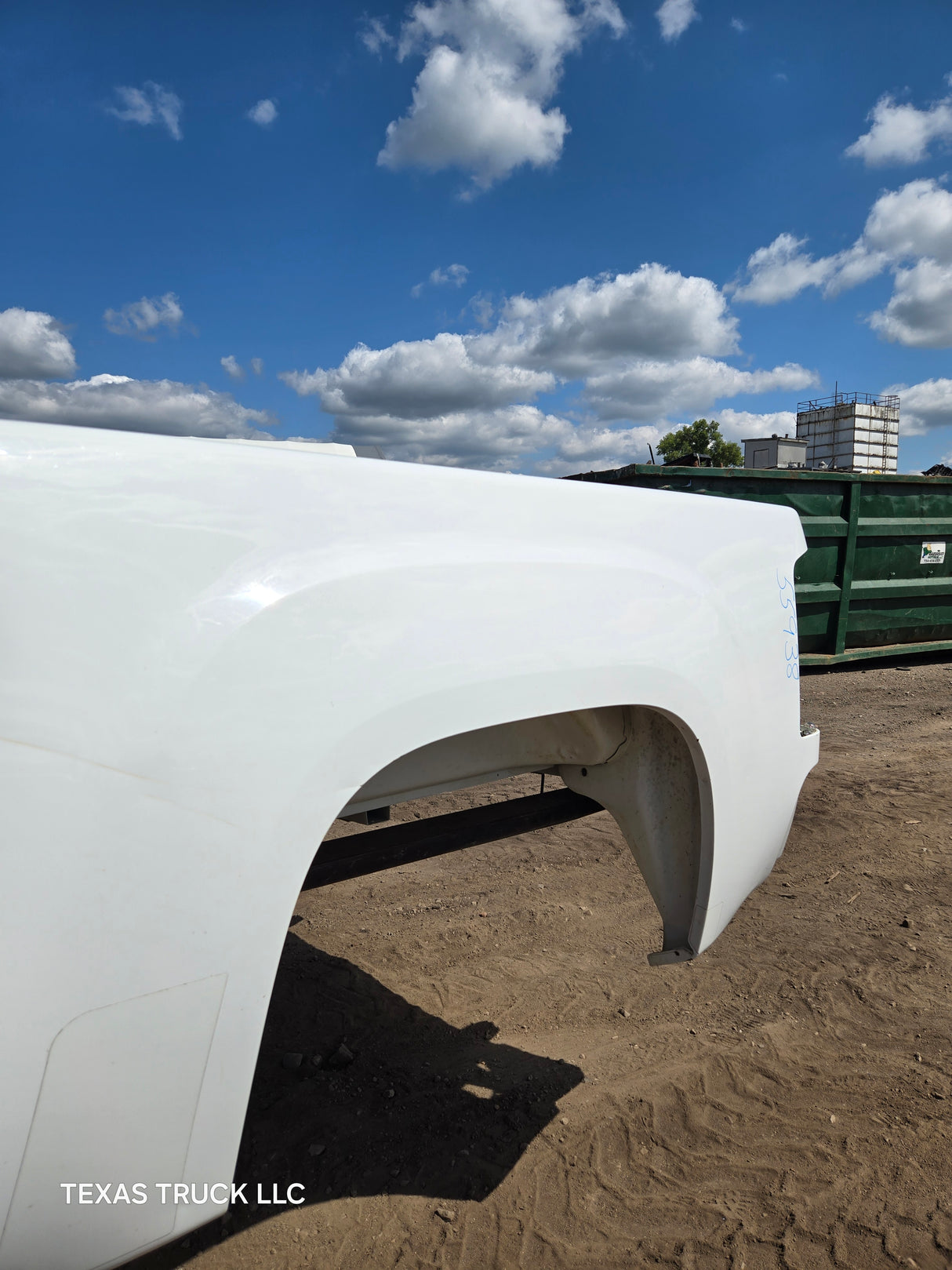 2007-2013 GMC Sierra 1500 2500 3500 HD 6' 6" Short Truck Bed - Summit white