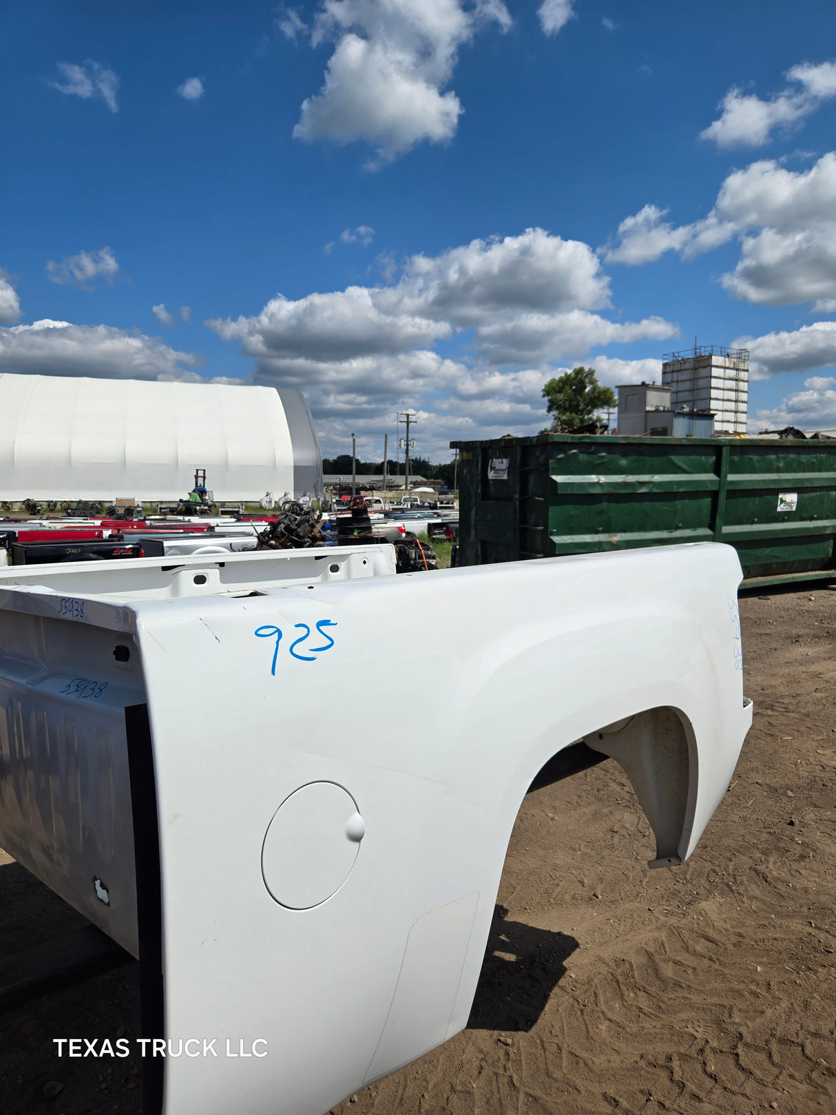 2007-2013 GMC Sierra 1500 2500 3500 HD 6' 6" Short Truck Bed - Summit white