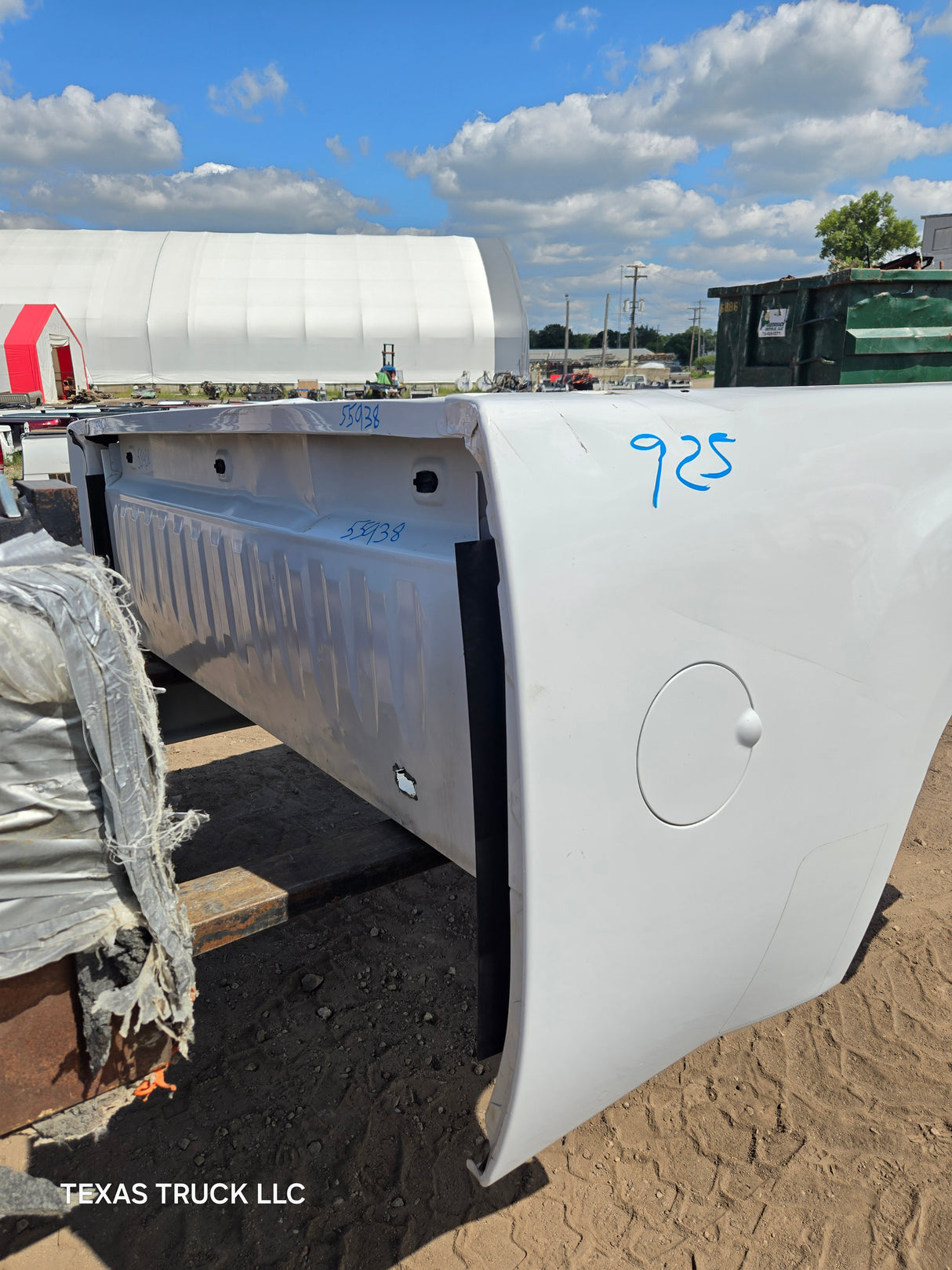 2007-2013 GMC Sierra 1500 2500 3500 HD 6' 6" Short Truck Bed - Summit white
