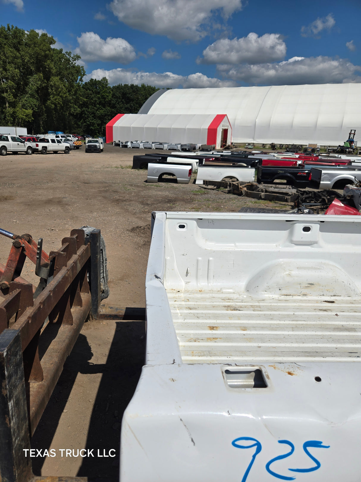 2007-2013 GMC Sierra 1500 2500 3500 HD 6' 6" Short Truck Bed - Summit white