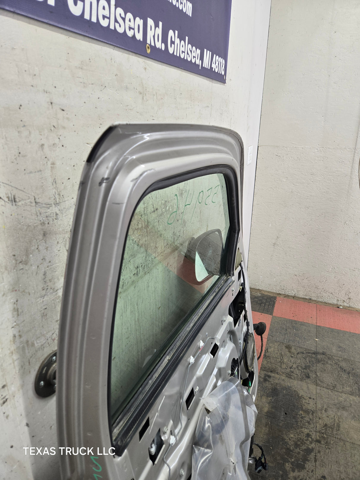 1999-2006 Chevrolet Silverado / GMC Sierra 1500 2500 3500 HD Front Driver Side Door LH - Pewter/Tan