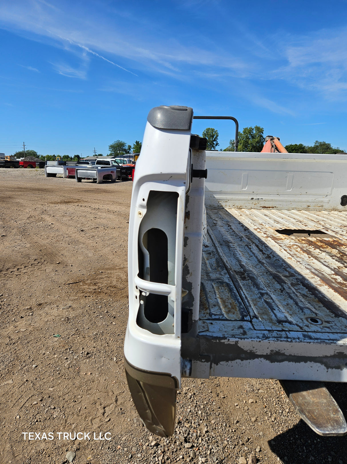 1999-2010 Ford Super Duty F250 F350 6' 9" Short Truck Bed - White & Tan