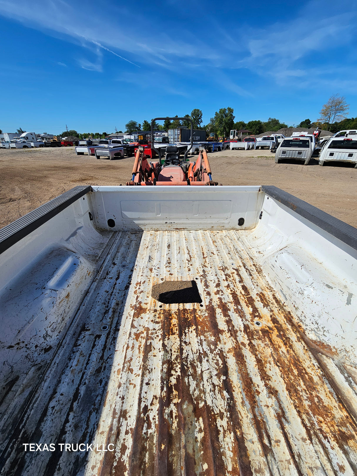 1999-2010 Ford Super Duty F250 F350 6' 9" Short Truck Bed - White & Tan