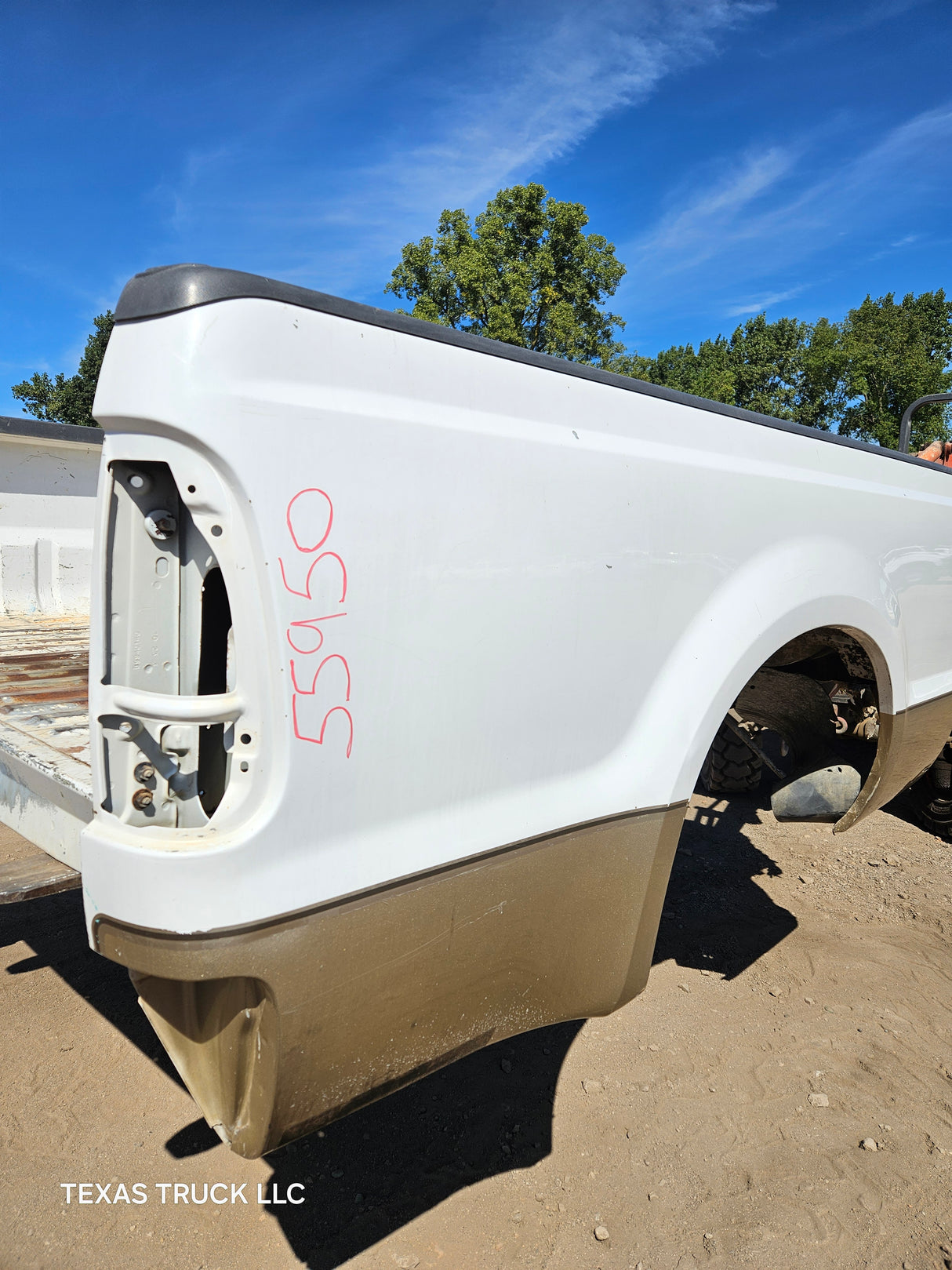 1999-2010 Ford Super Duty F250 F350 6' 9" Short Truck Bed - White & Tan