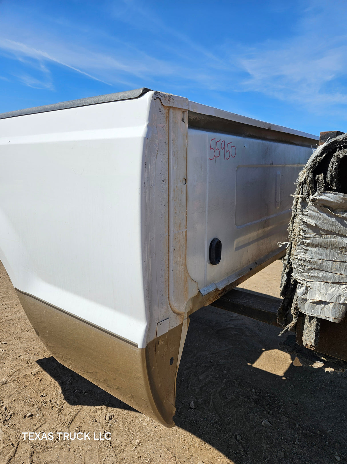 1999-2010 Ford Super Duty F250 F350 6' 9" Short Truck Bed - White & Tan
