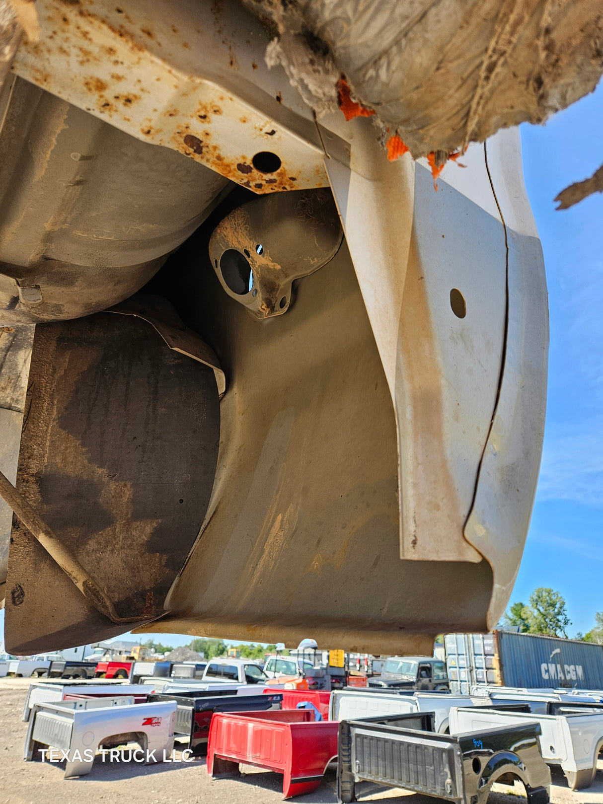 1999-2010 Ford Super Duty F250 F350 6' 9" Short Truck Bed - White & Tan