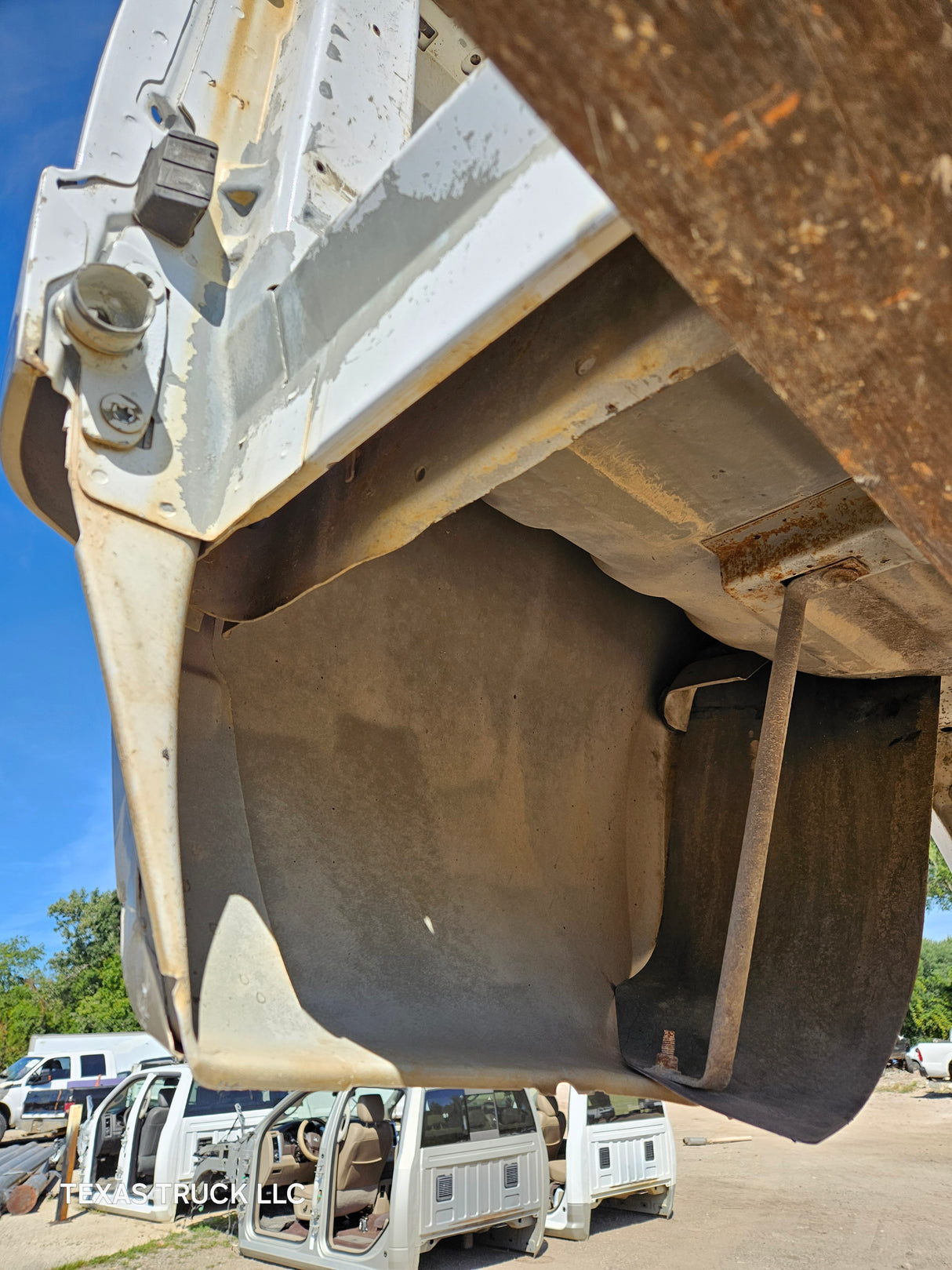 1999-2010 Ford Super Duty F250 F350 6' 9" Short Truck Bed - White & Tan