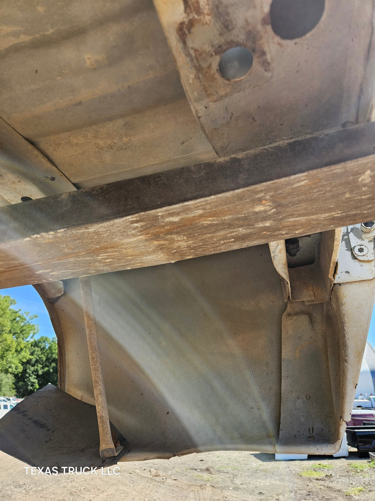 1999-2010 Ford Super Duty F250 F350 6' 9" Short Truck Bed - White & Tan