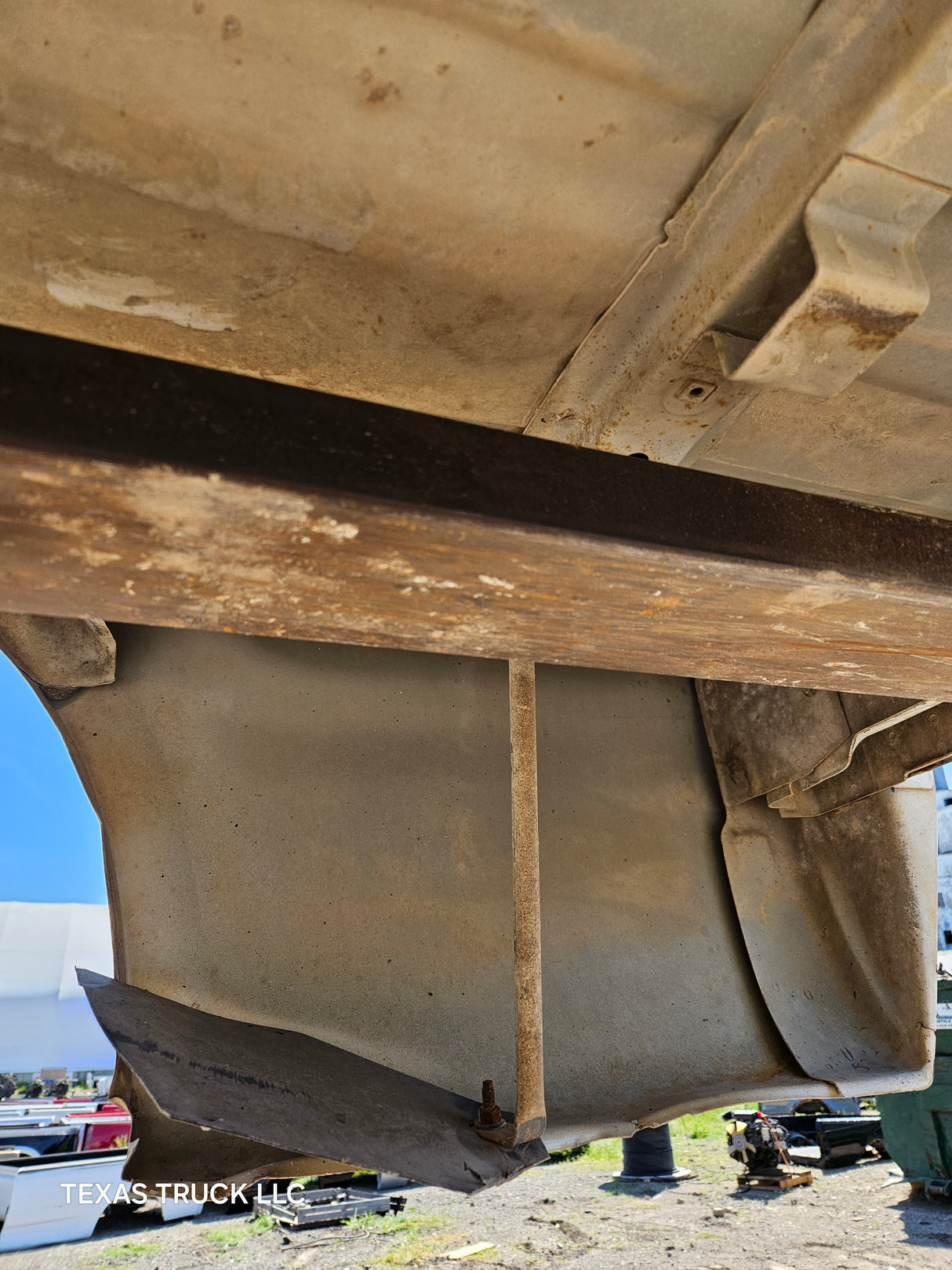 1999-2010 Ford Super Duty F250 F350 6' 9" Short Truck Bed - White & Tan