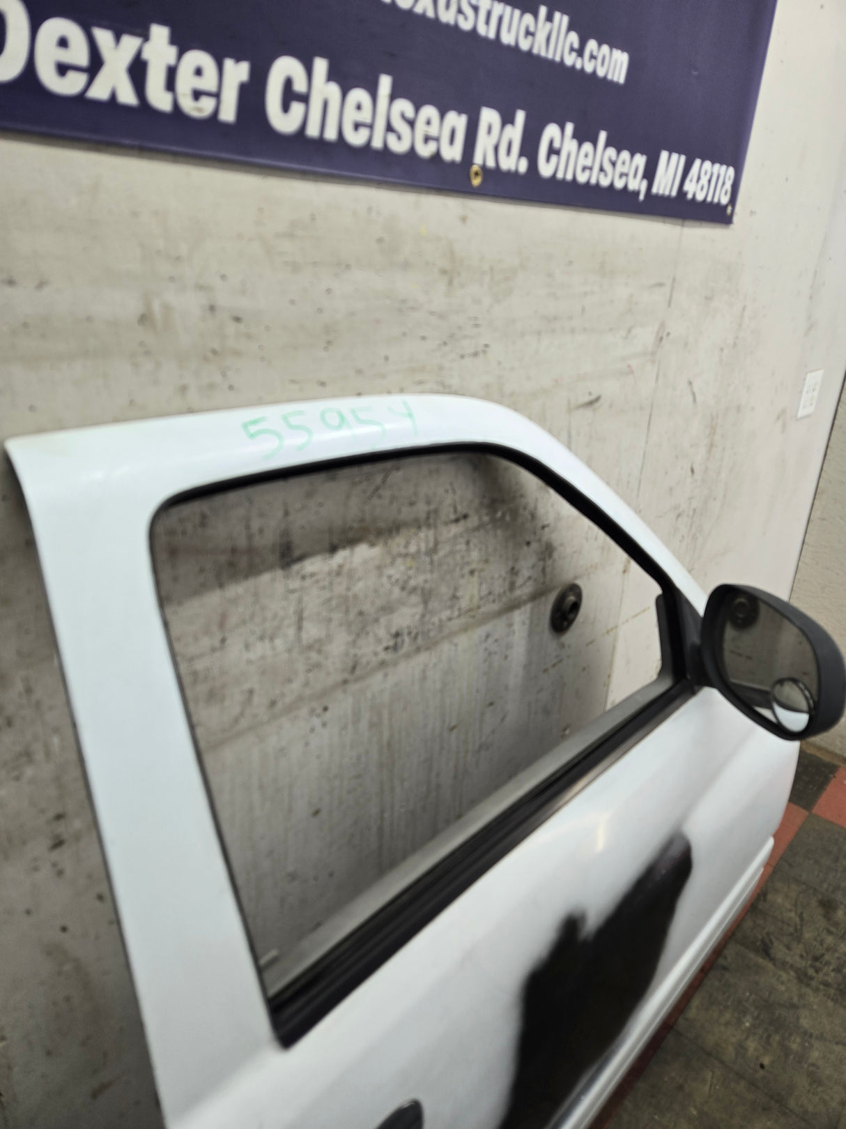 1994-2002 Dodge Ram 2nd Gen RH Passenger Side Front Door Regular Cab / 2 Door Ext Cab 1500 2500 3500 ROUND CORNER - White