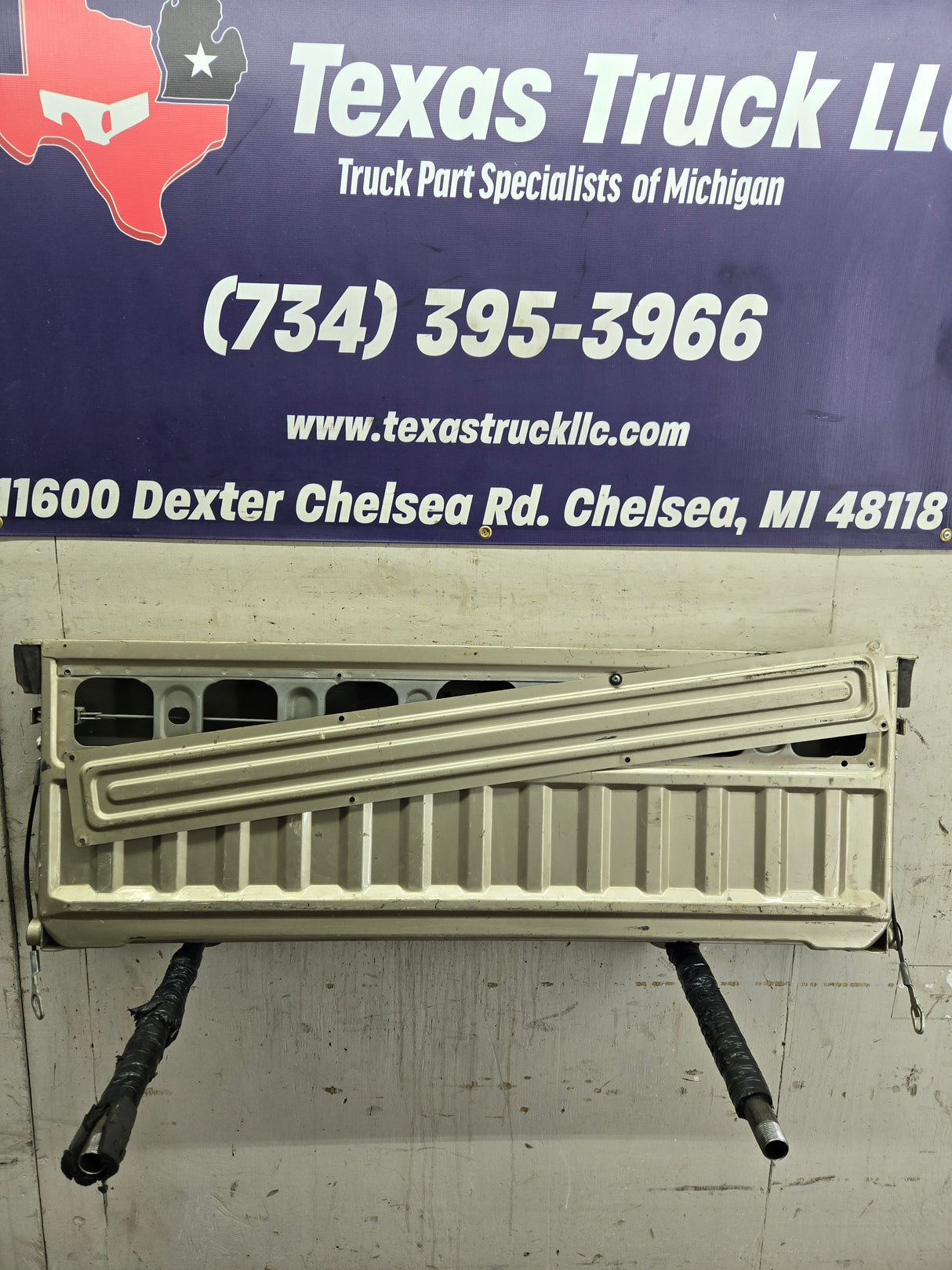 1993-2011 Ford Ranger Tailgate - Tan