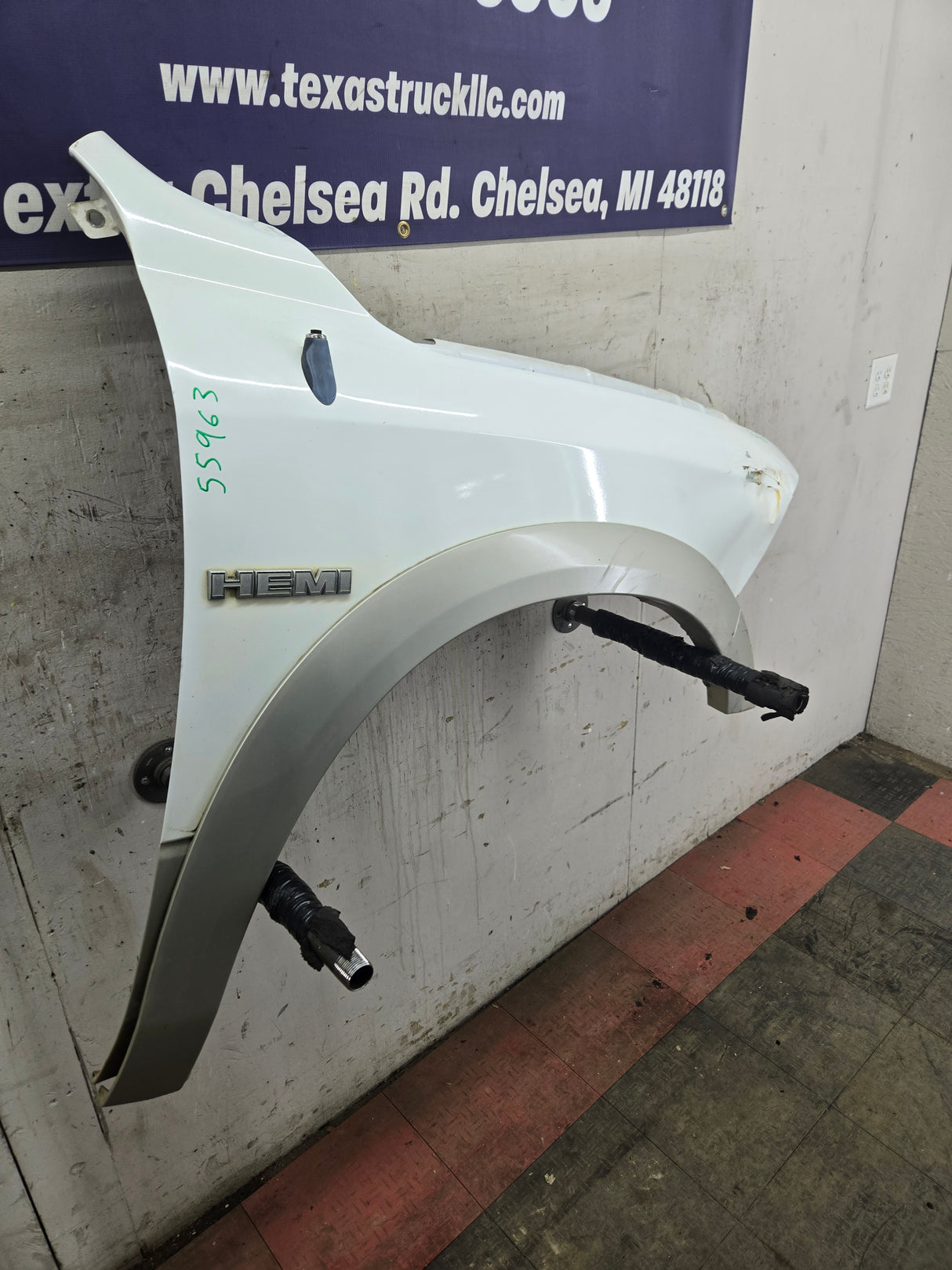2009-2018 Dodge Ram 4th Gen RH Passenger Side Front Fender 1500 2500 3500 - White & Tan