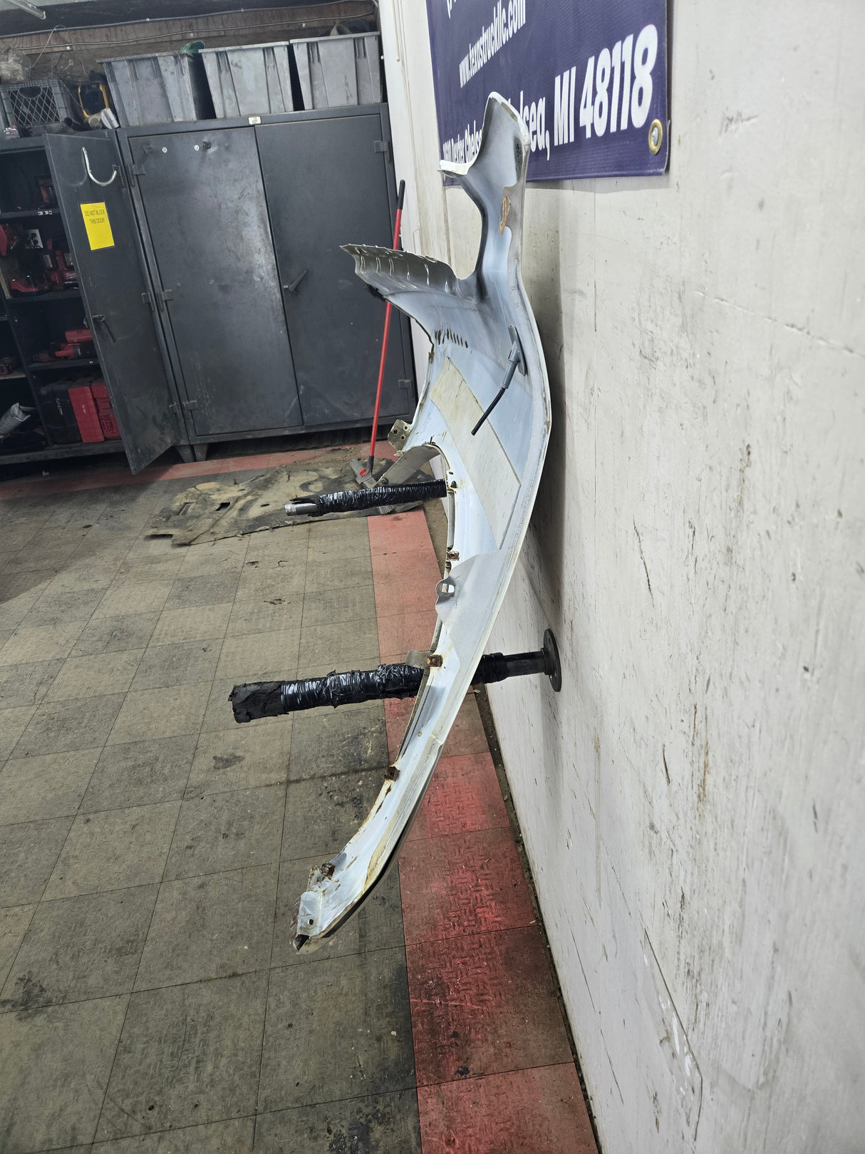 2009-2018 Dodge Ram 4th Gen RH Passenger Side Front Fender 1500 2500 3500 - White & Tan