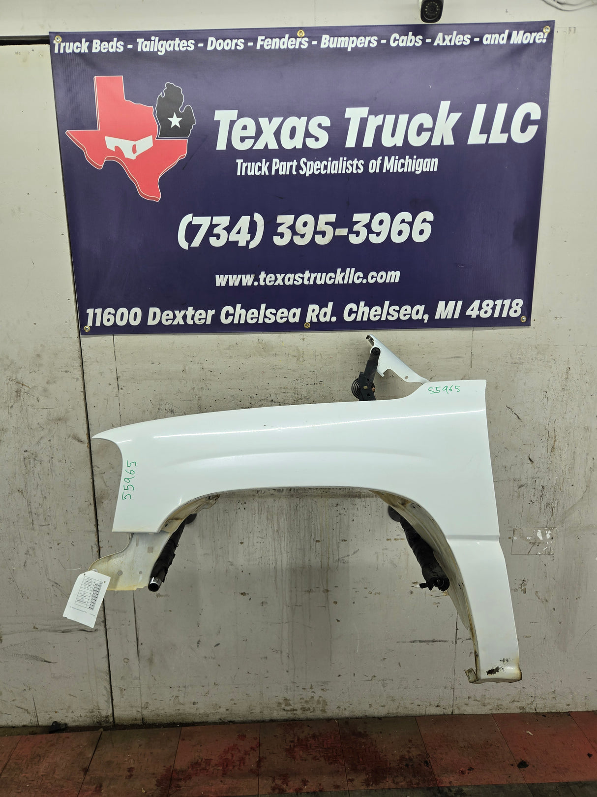 1999-2002 Chevrolet Silverado / Tahoe / Suburban 1500 2500 3500 HD LH Driver Side Front Fender - Summit White