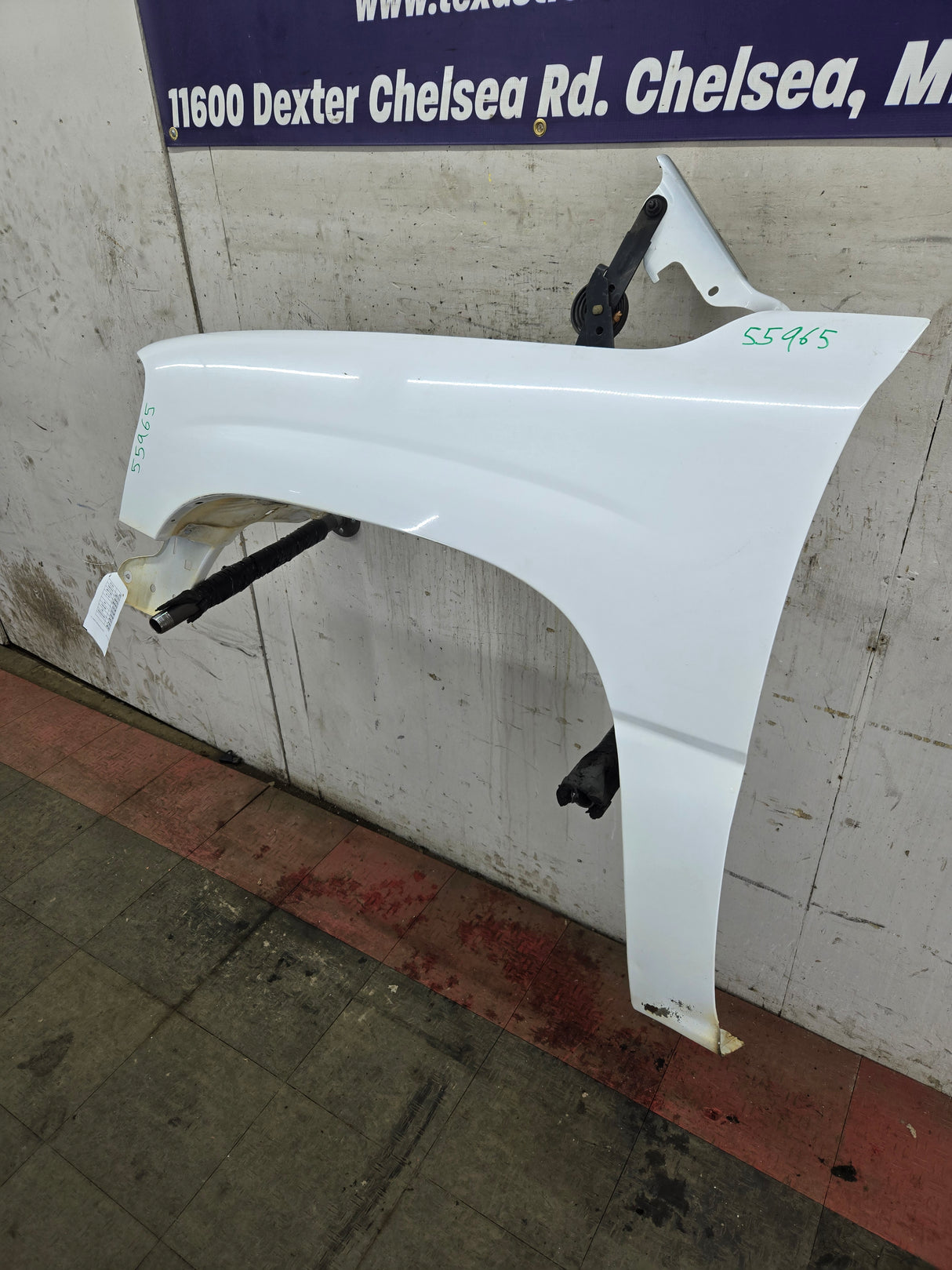 1999-2002 Chevrolet Silverado / Tahoe / Suburban 1500 2500 3500 HD LH Driver Side Front Fender - Summit White