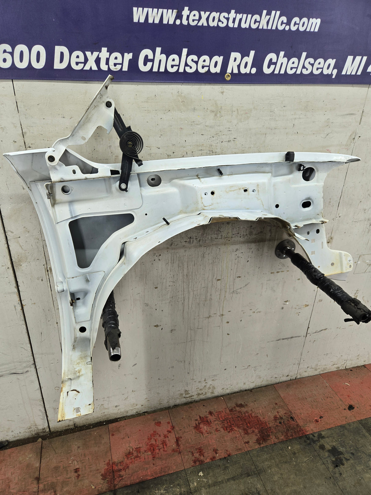1999-2002 Chevrolet Silverado / Tahoe / Suburban 1500 2500 3500 HD LH Driver Side Front Fender - Summit White