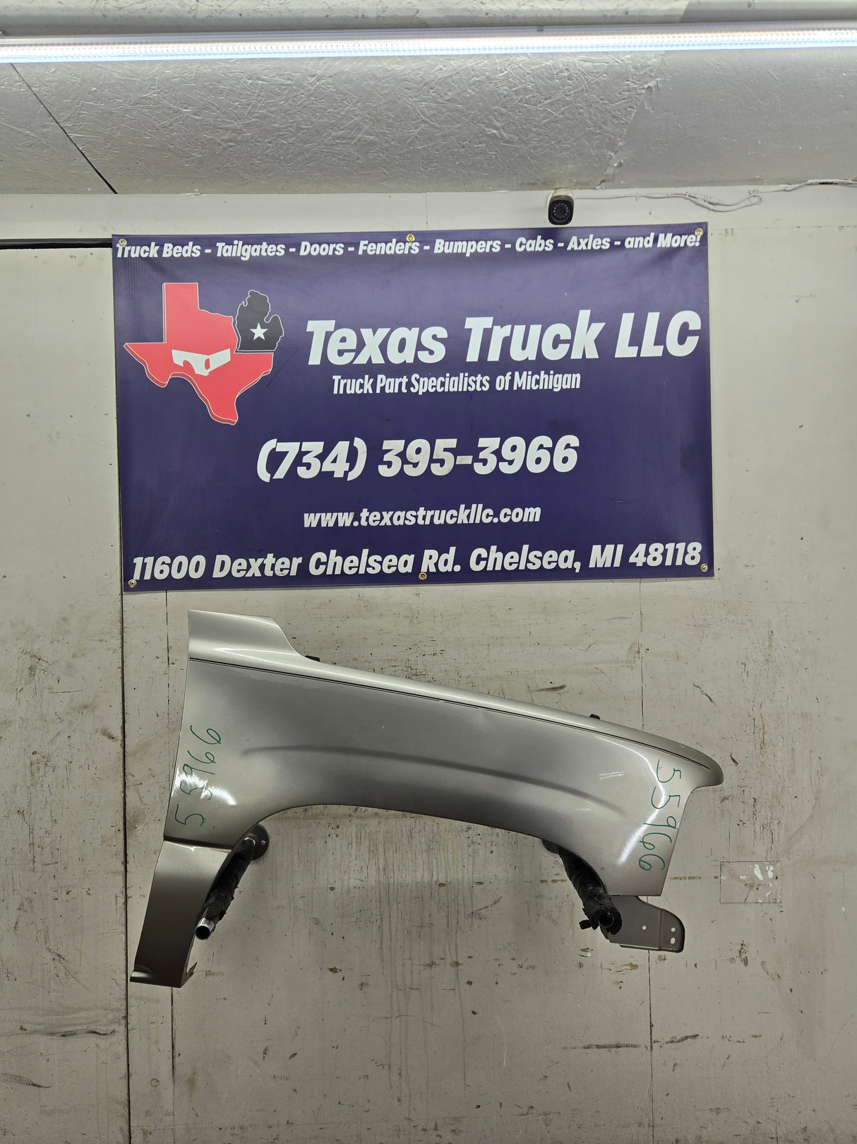 1999-2002 Chevrolet Silverado / Tahoe / Suburban 1500 2500 3500 HD Passenger Front Fender - Tan/Pewter