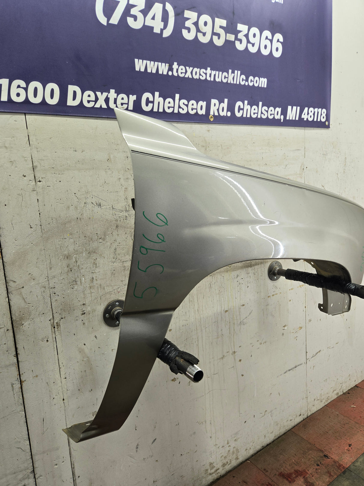 1999-2002 Chevrolet Silverado / Tahoe / Suburban 1500 2500 3500 HD Passenger Front Fender - Tan/Pewter