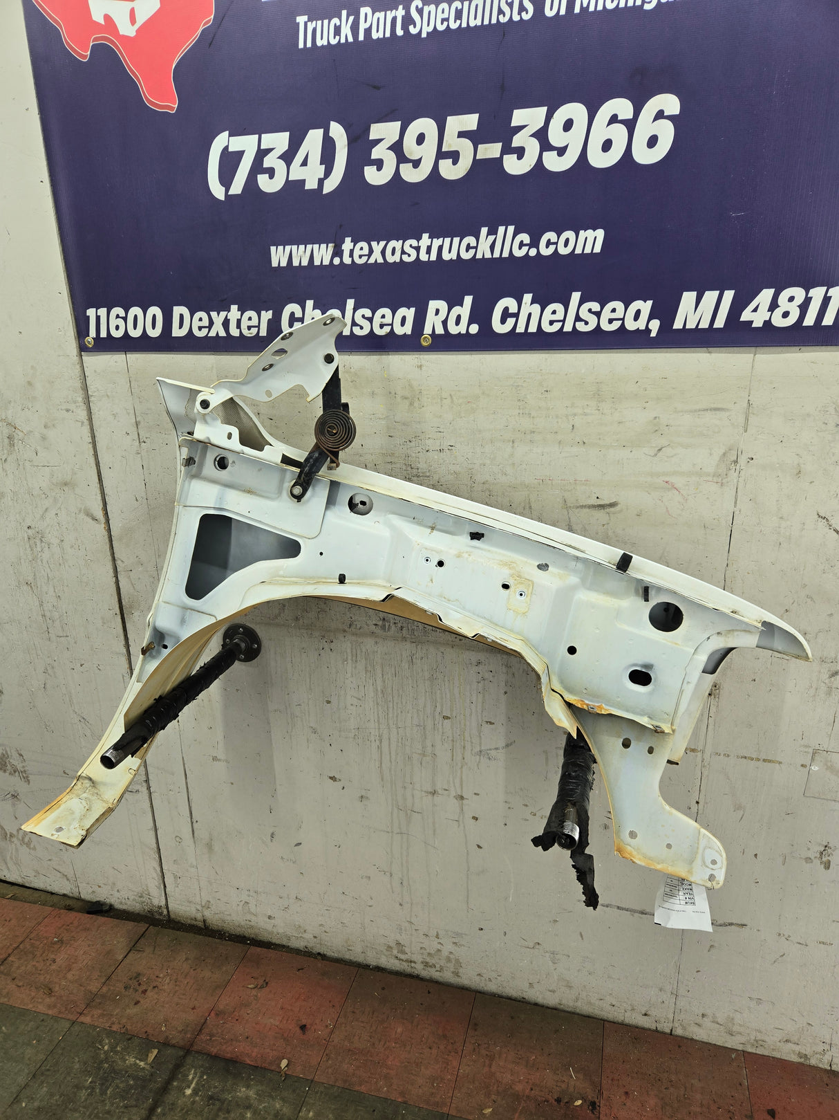 1999-2002 Chevrolet Silverado / Tahoe / Suburban 1500 2500 3500 HD LH Driver Side Front Fender - White