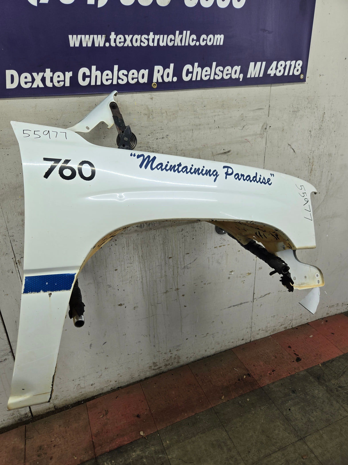 1999-2002 Chevrolet Silverado / Tahoe / Suburban 1500 2500 3500 HD Passenger Front Fender - White