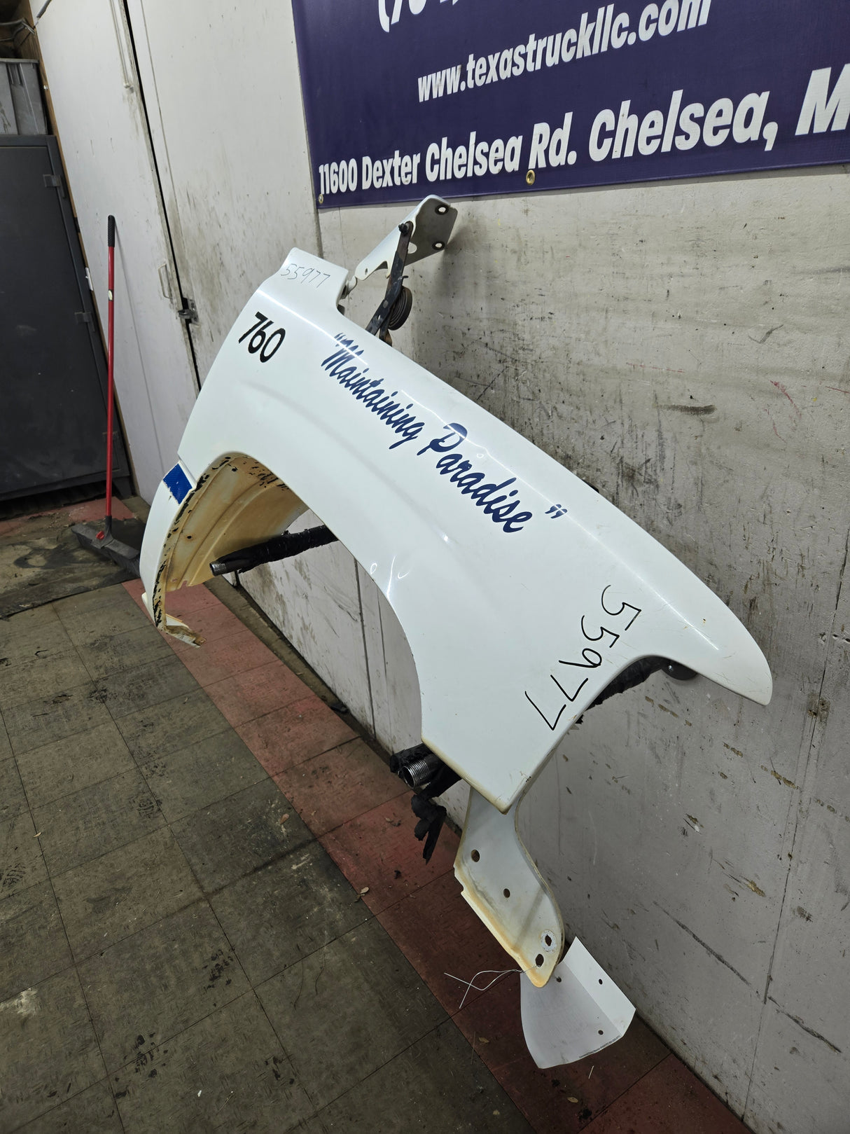 1999-2002 Chevrolet Silverado / Tahoe / Suburban 1500 2500 3500 HD Passenger Front Fender - White