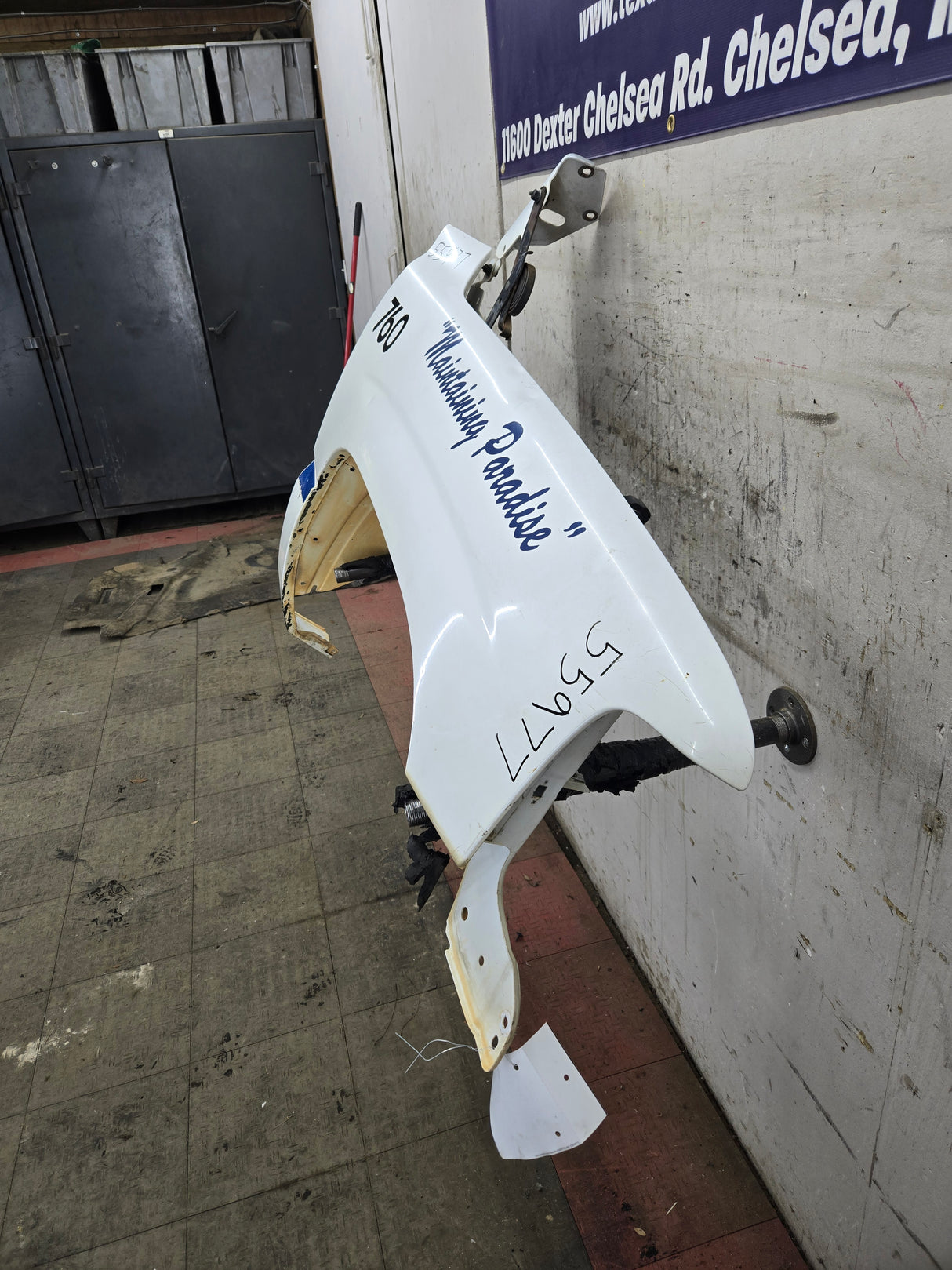 1999-2002 Chevrolet Silverado / Tahoe / Suburban 1500 2500 3500 HD Passenger Front Fender - White