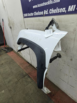 2003-2007 Chevrolet Silverado / Tahoe / Suburban 1500 2500 3500 HD LH Driver Side "Cateye" Front Fender - Summit White