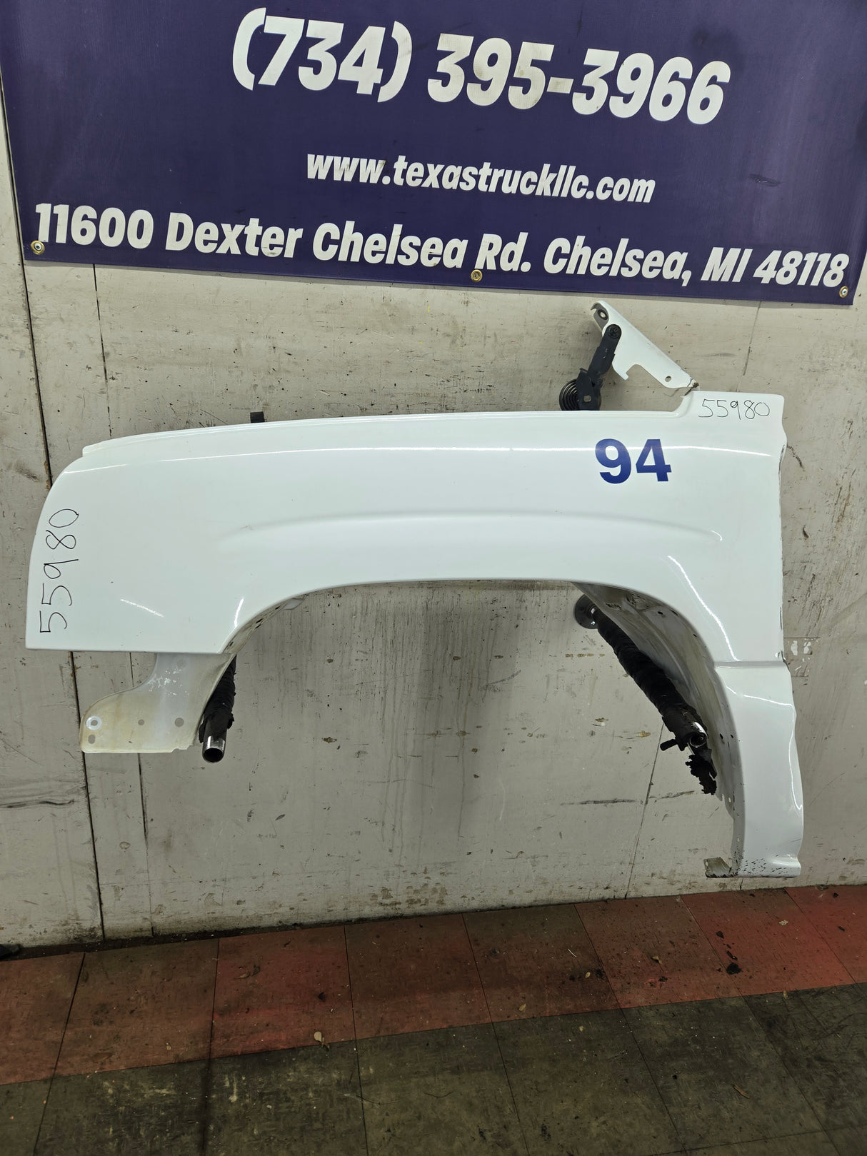 2003-2007 Chevrolet Silverado / Tahoe / Suburban 1500 2500 3500 HD LH Driver Side "Cateye" Front Fender - Summit White