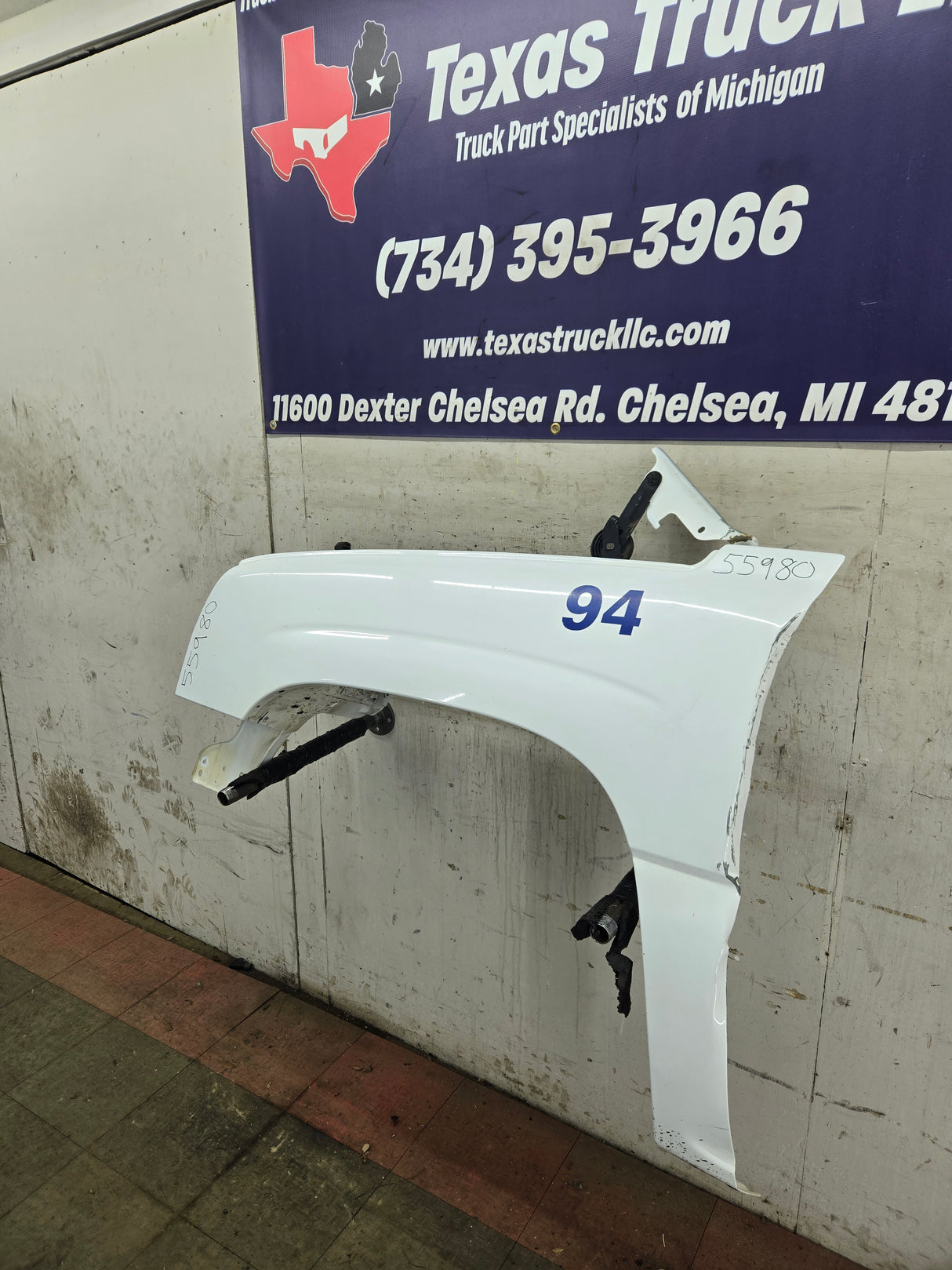2003-2007 Chevrolet Silverado / Tahoe / Suburban 1500 2500 3500 HD LH Driver Side "Cateye" Front Fender - Summit White