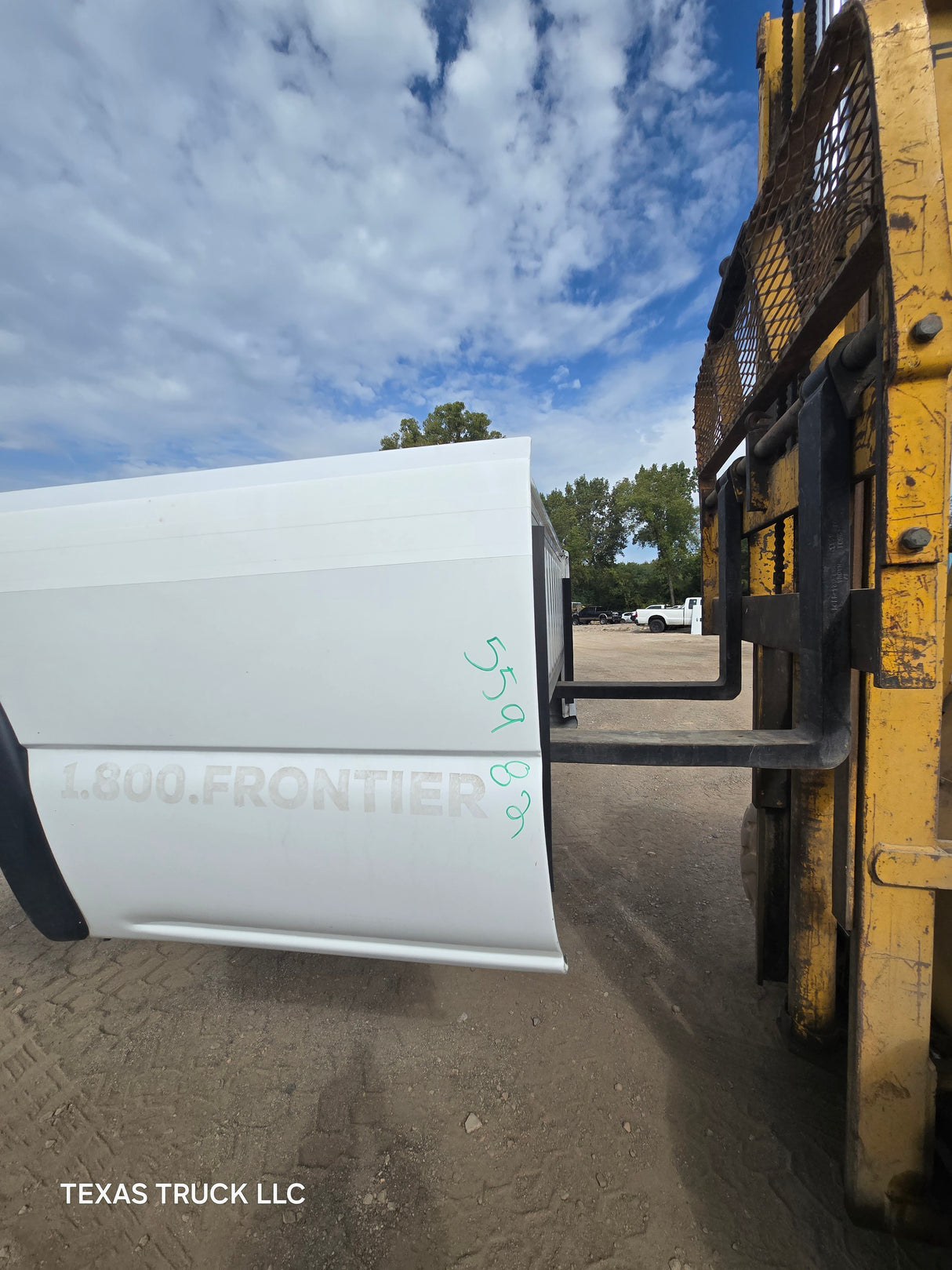 1999-2007 Chevrolet Silverado / GMC Sierra 1500 2500 3500 HD 8' Long Bed Truck Bed - Summit White